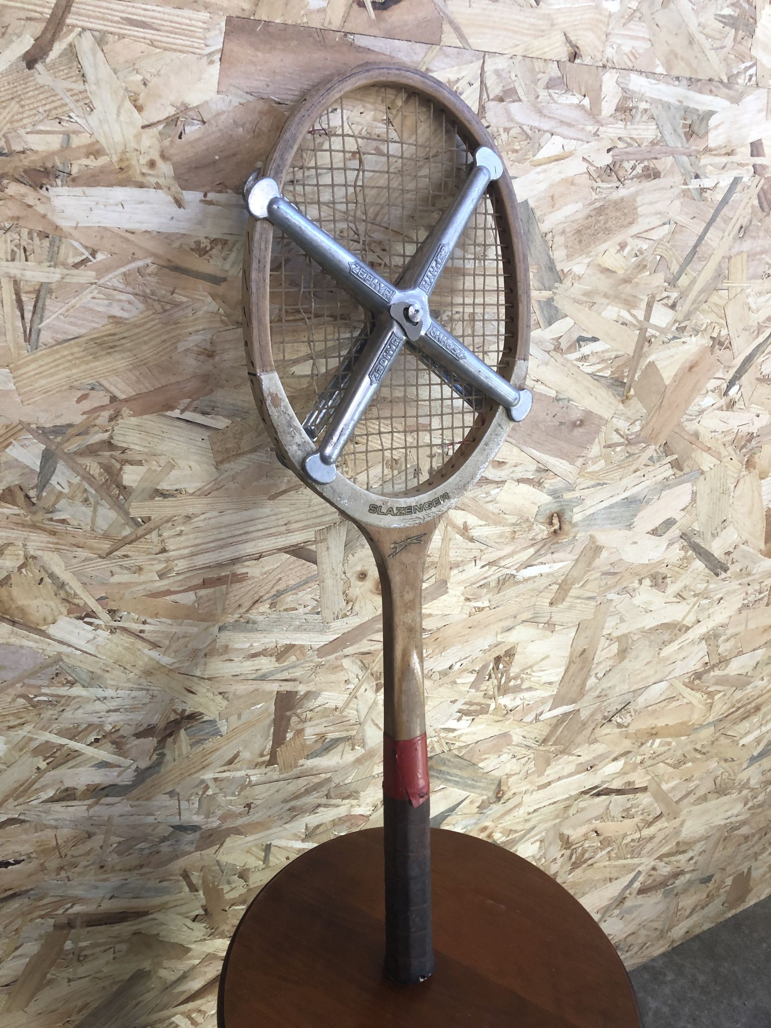 Old tennis racket Slazenger wood metal protection zephyr vintage