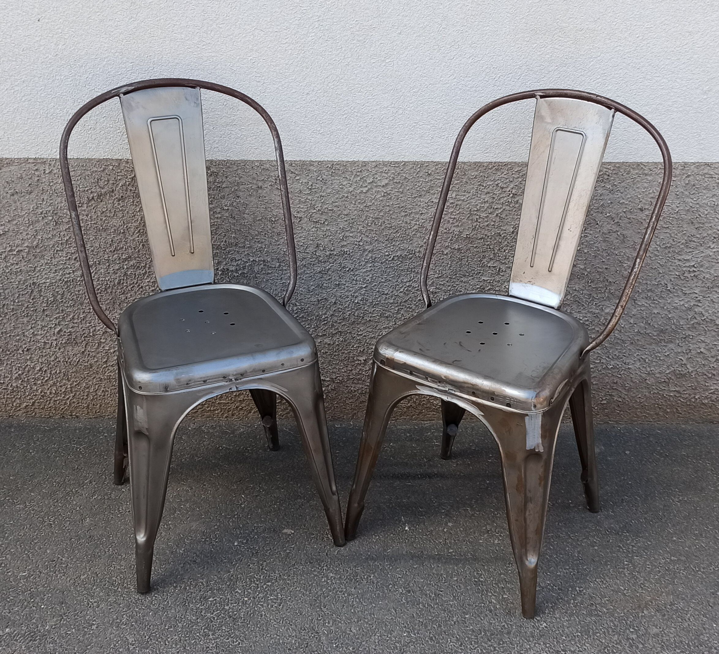 Paire de chaises en métal gris