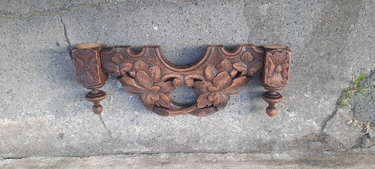 Wooden pediment