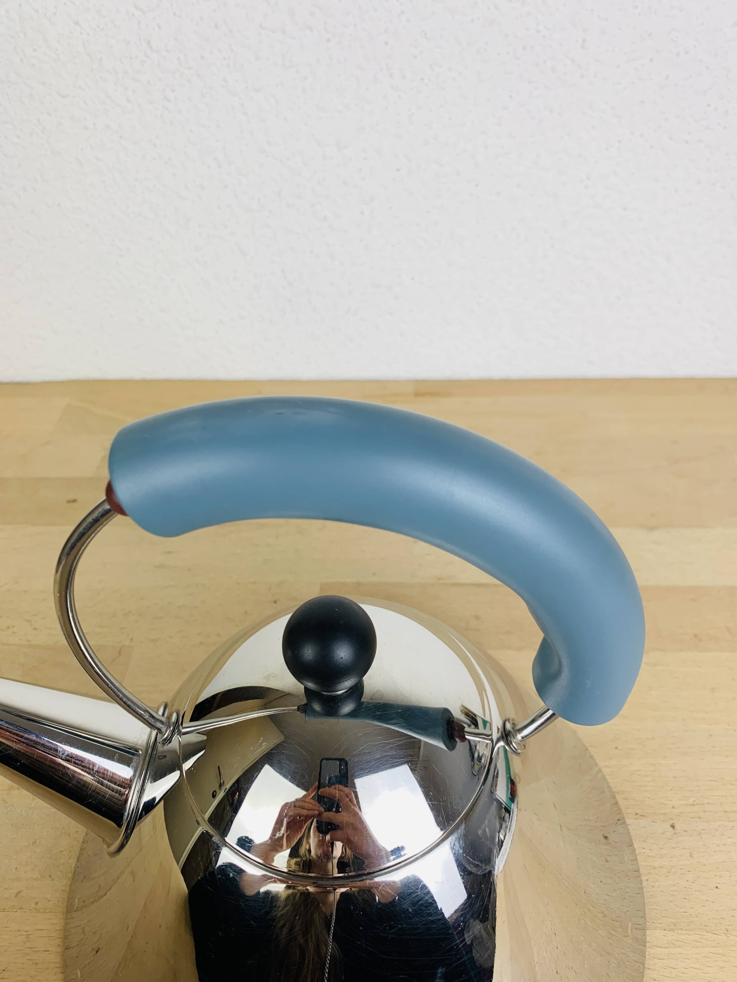 Alessi stainless steel kettle model 9093, design