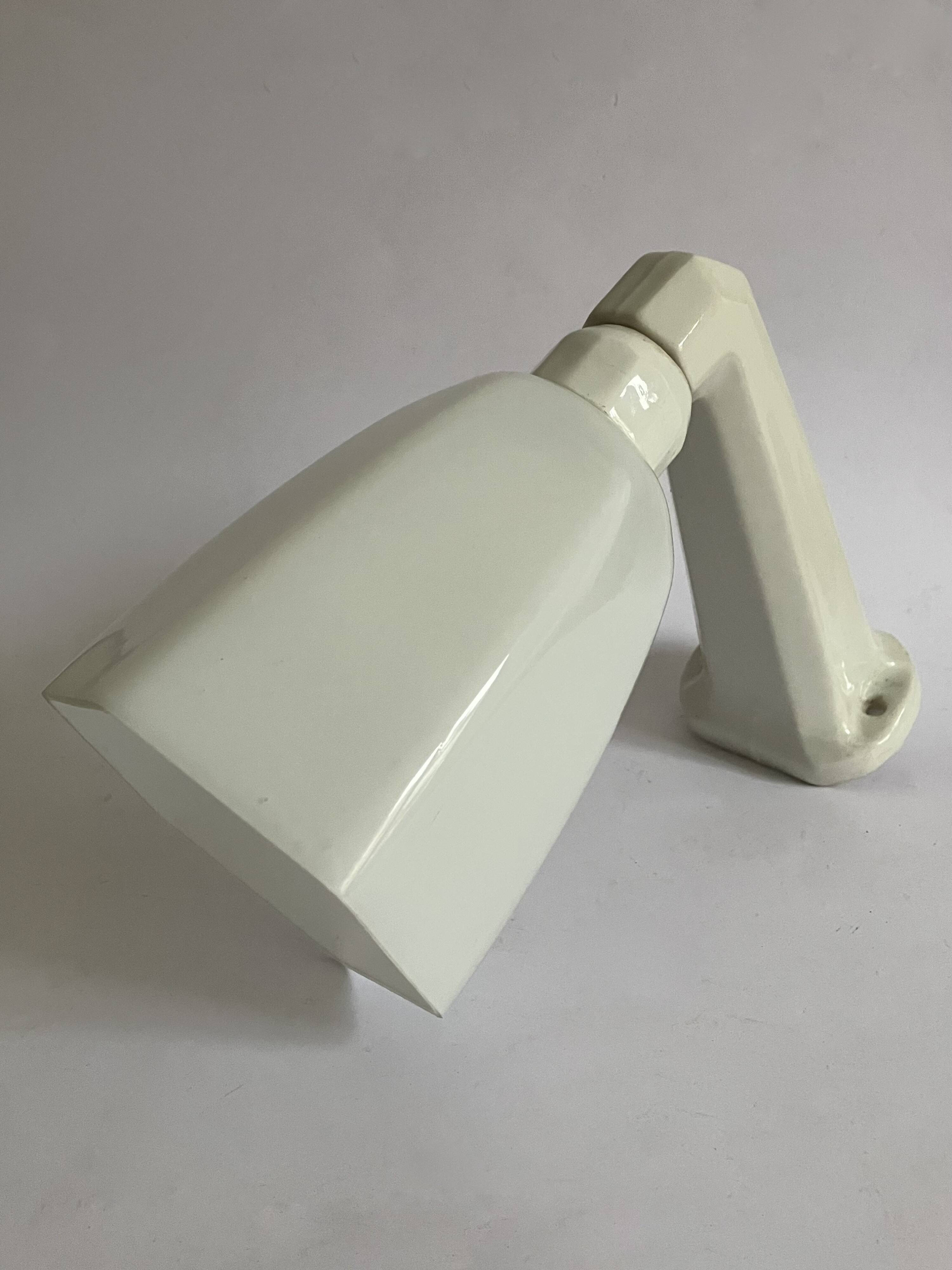 Art deco wall lamp, porcelain and opaline