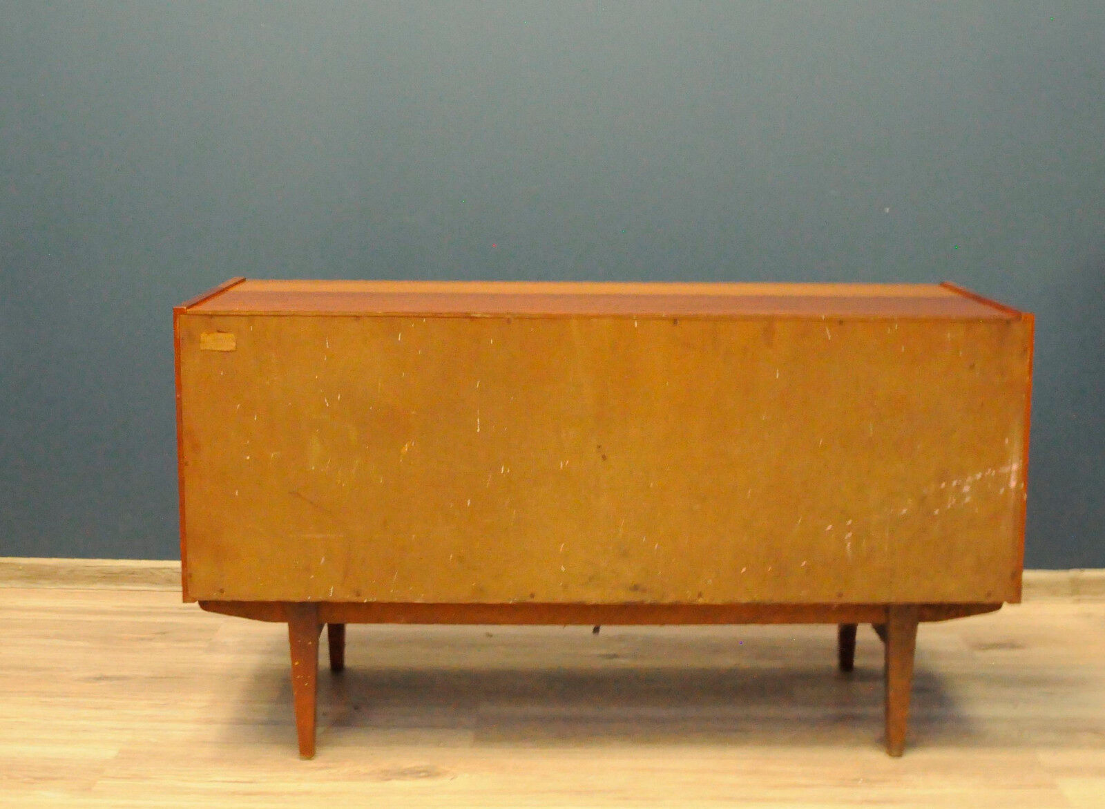 Commode Violetta avec portes coulissantes