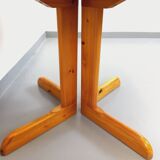 Vintage round pine table from the 60s and 70s with extensions