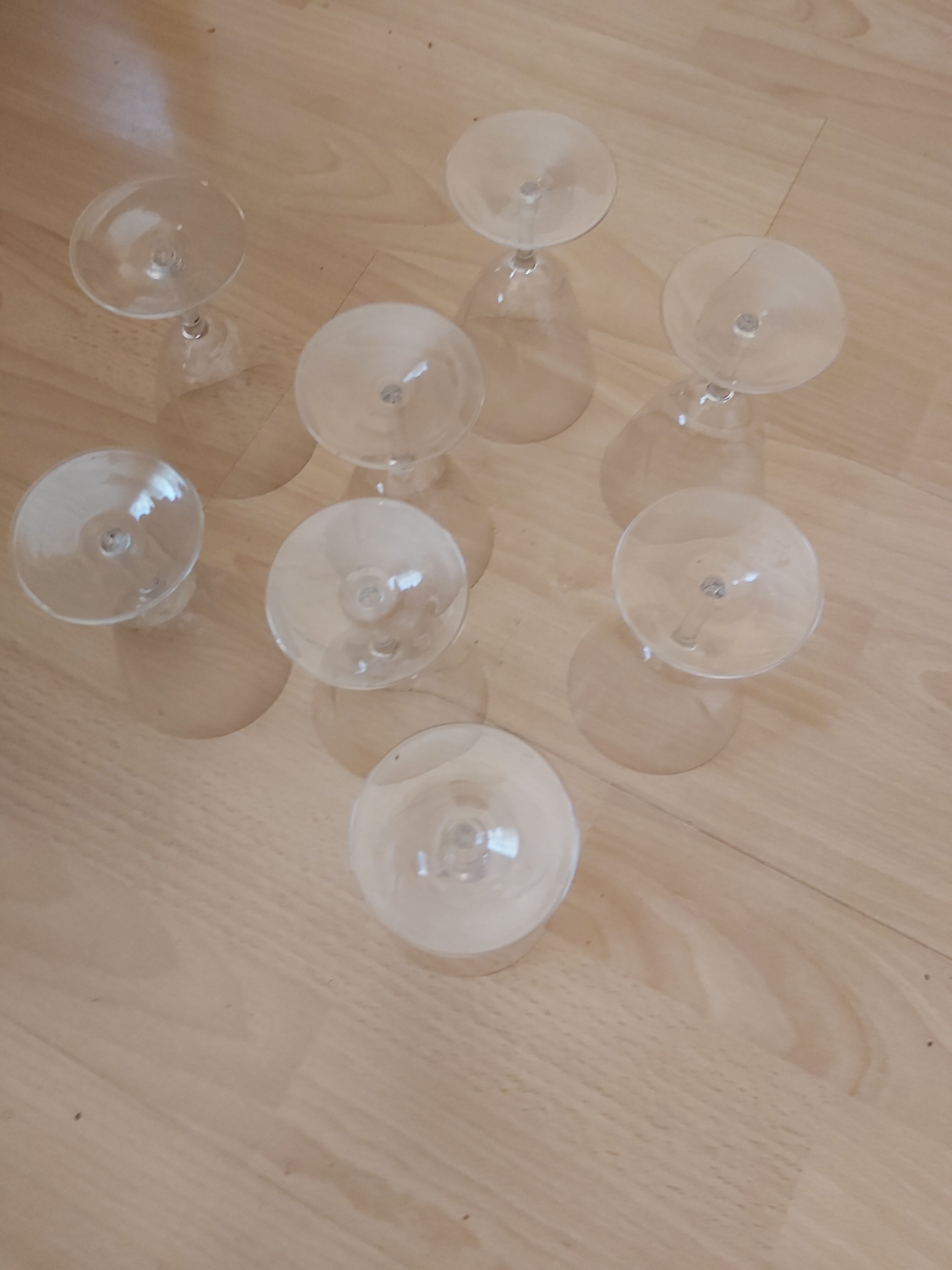 Set of 8 crystal glasses