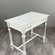 Table de style Louis XVI en bois peint et plateau en marbre, XXe Siècle