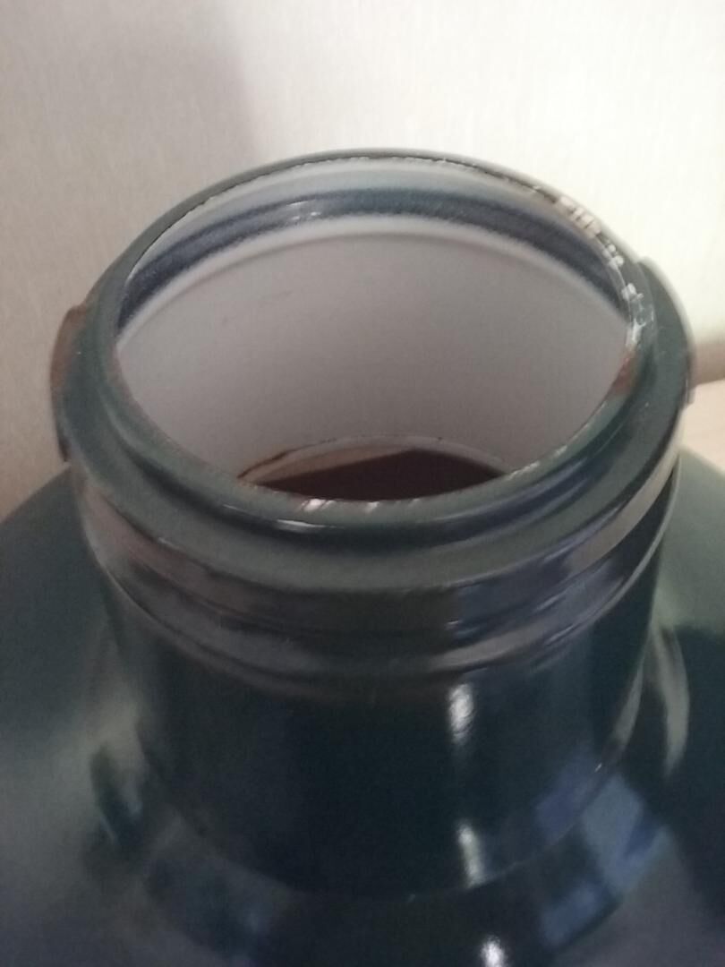 Industrial-type reflector in enamelled sheet metal