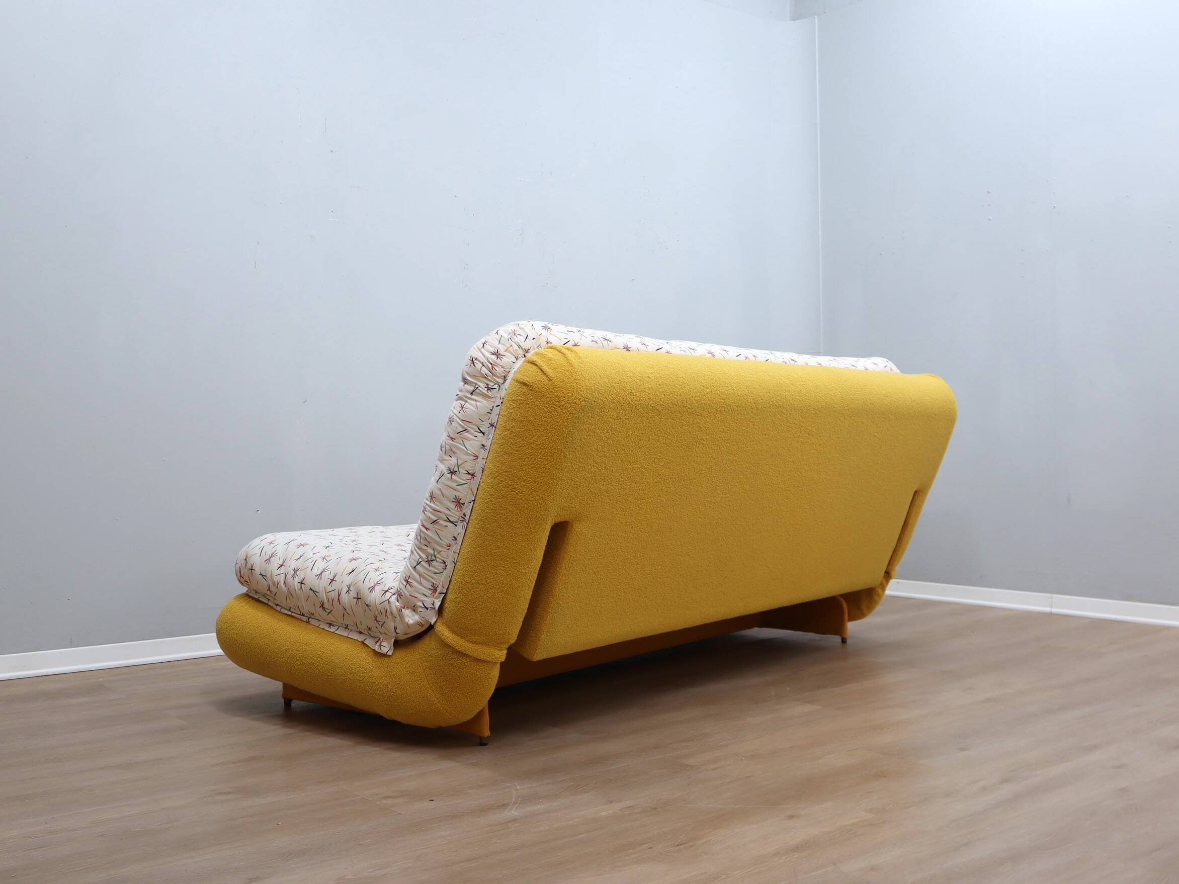 Dr. Jekyll & Mr. Hyde modular sofa Bed by Poltrona Frau 1980s