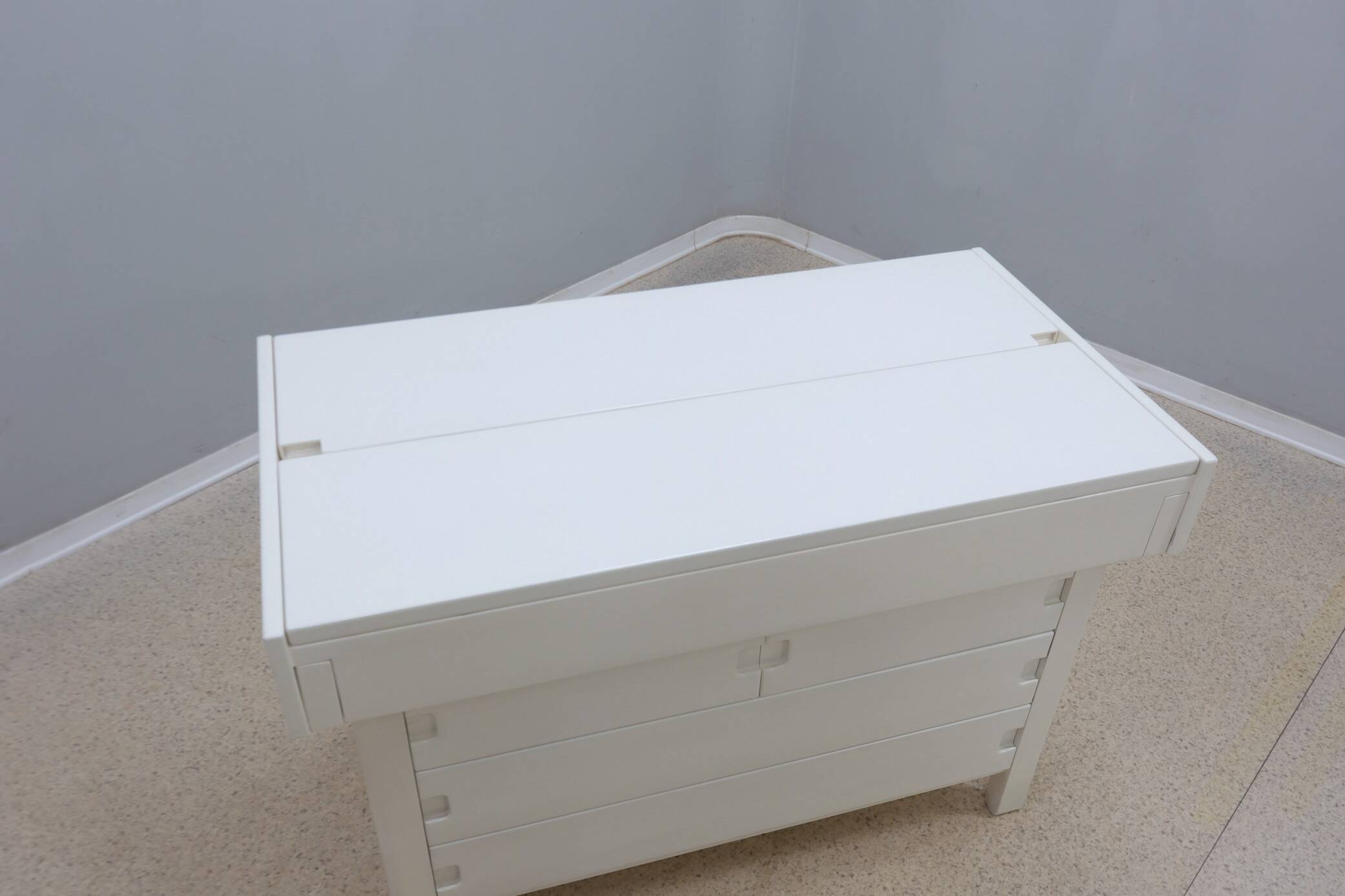 https://ilrestaurato.com/products/saporiti-vintage-chest-of-drawers-dressing-table-1970s