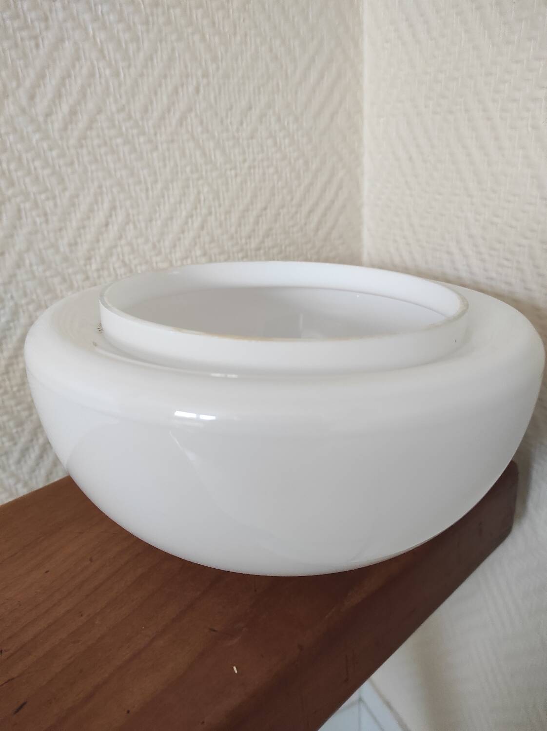 Opaline globe, diameter 20 cm