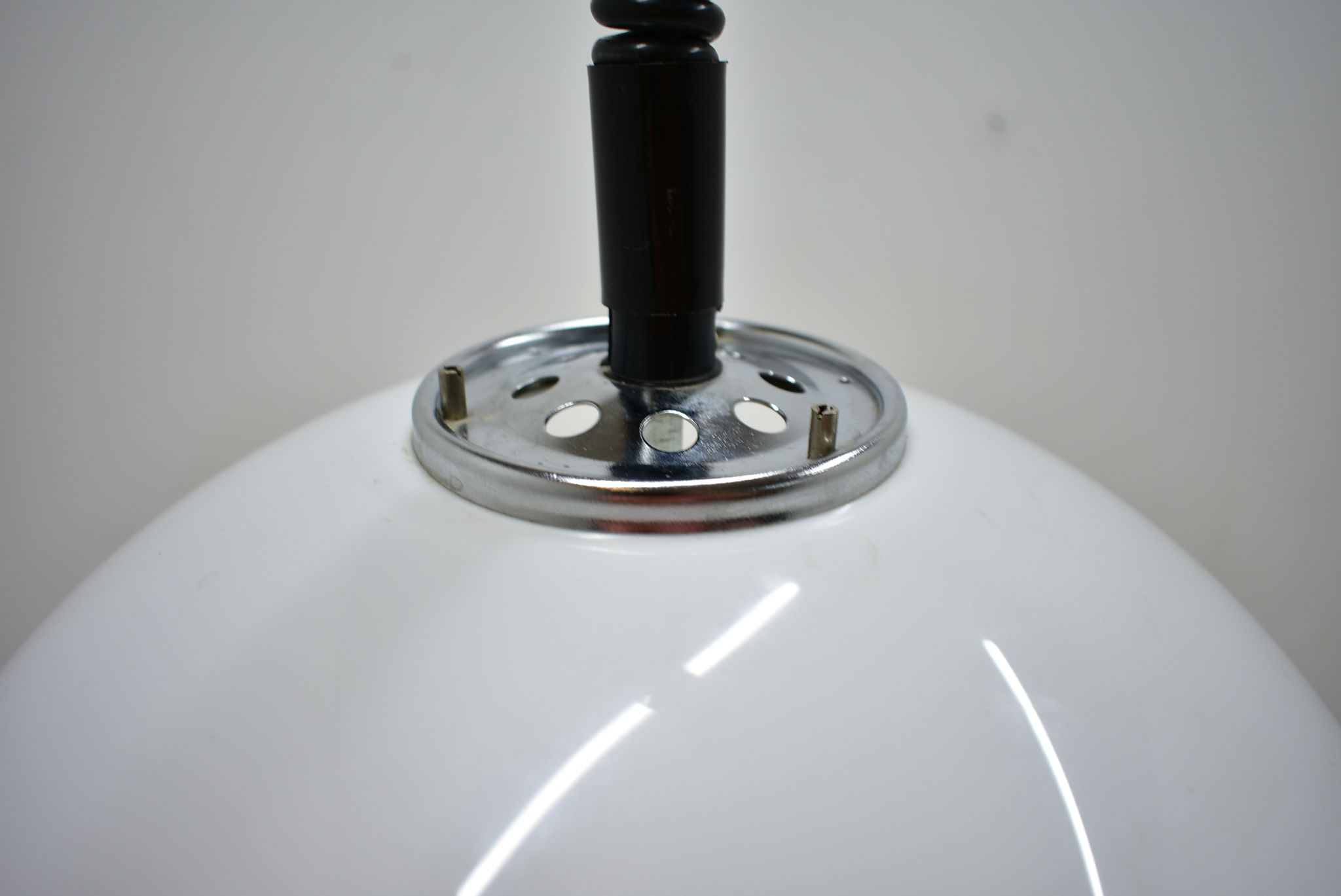 Suspension Meblo du milieu du siècle, Design Harvey Guzzini, Italie, années 1970