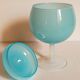 Pot couvert sur pied en opaline de foire vintage