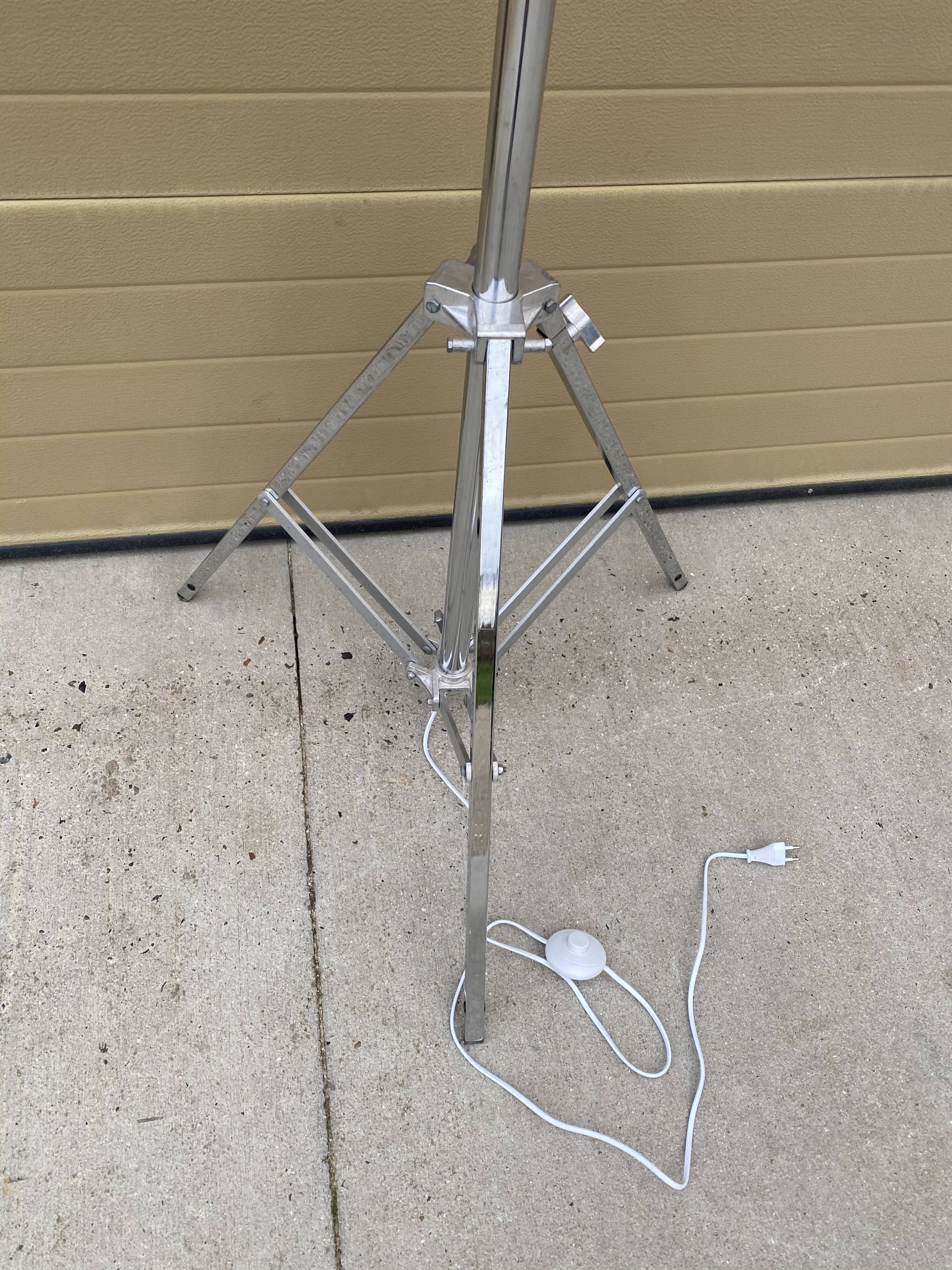Lamppost on metal feet
