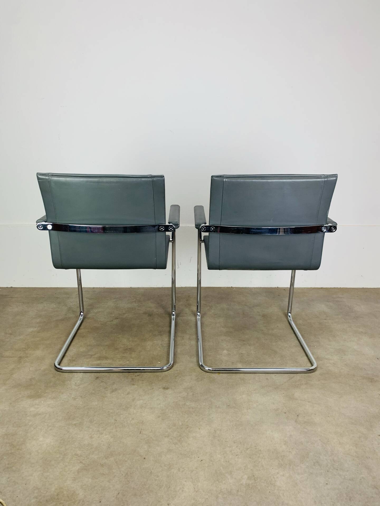 Pair of Dialog armchairs by Walter Knoll for Art Collection, leather