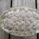 Pique fleurs ovale en verre de Reims