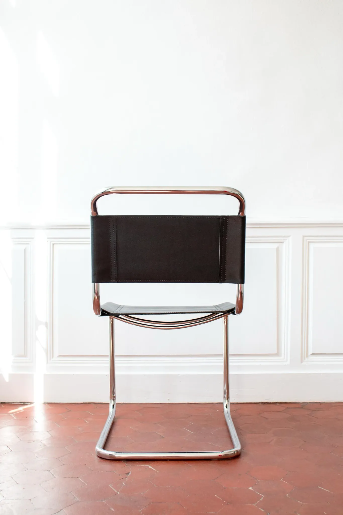 Vintage cantilever chair S33 after Mart Stam, black leather and steel.