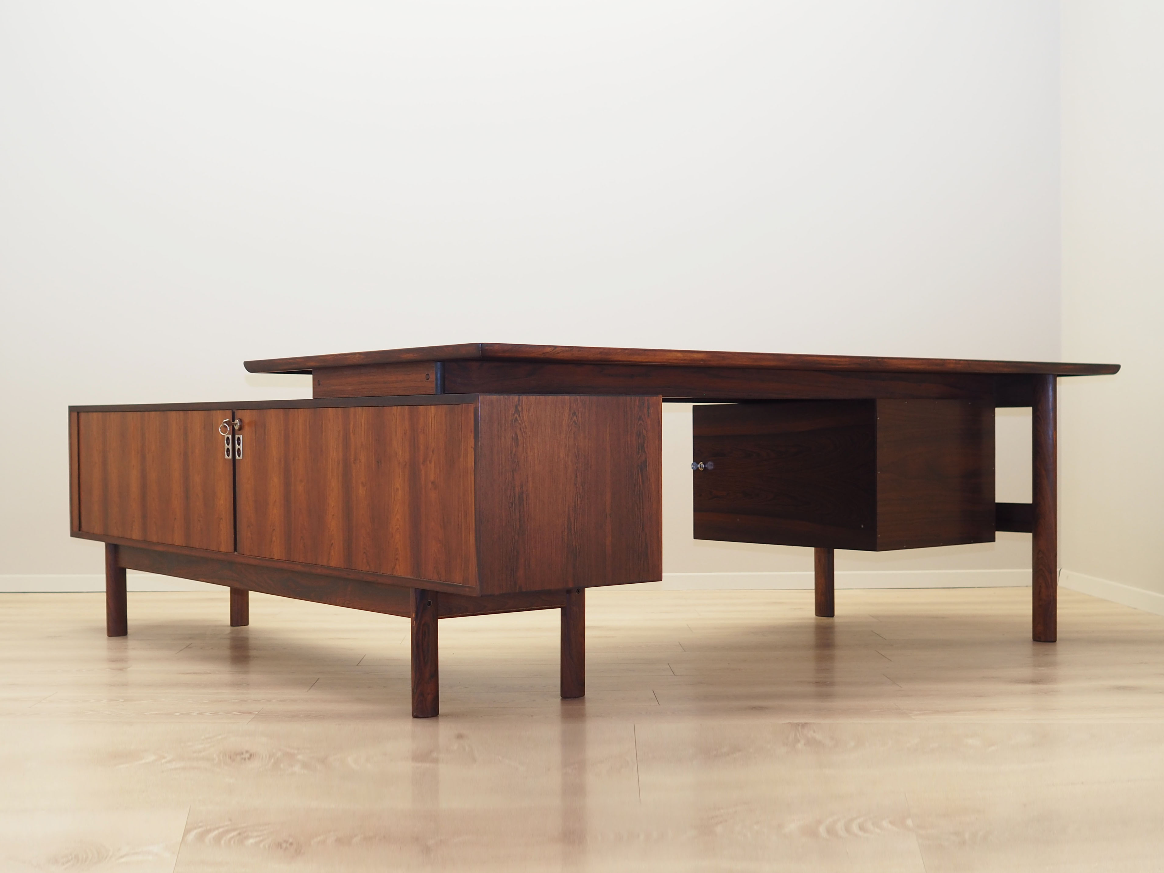 Rosewood desk by Arne Vodder, production Sibast 1960