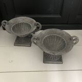 Petite paire de pots en zinc.