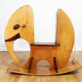 Éléphant à bascule en bois
