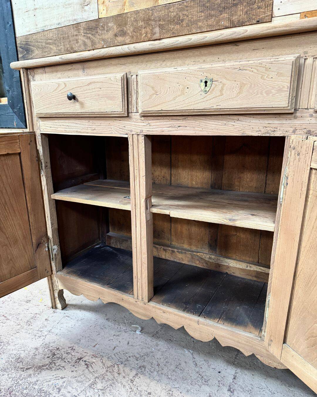 Buffet with 3 doors in elm - 19th century