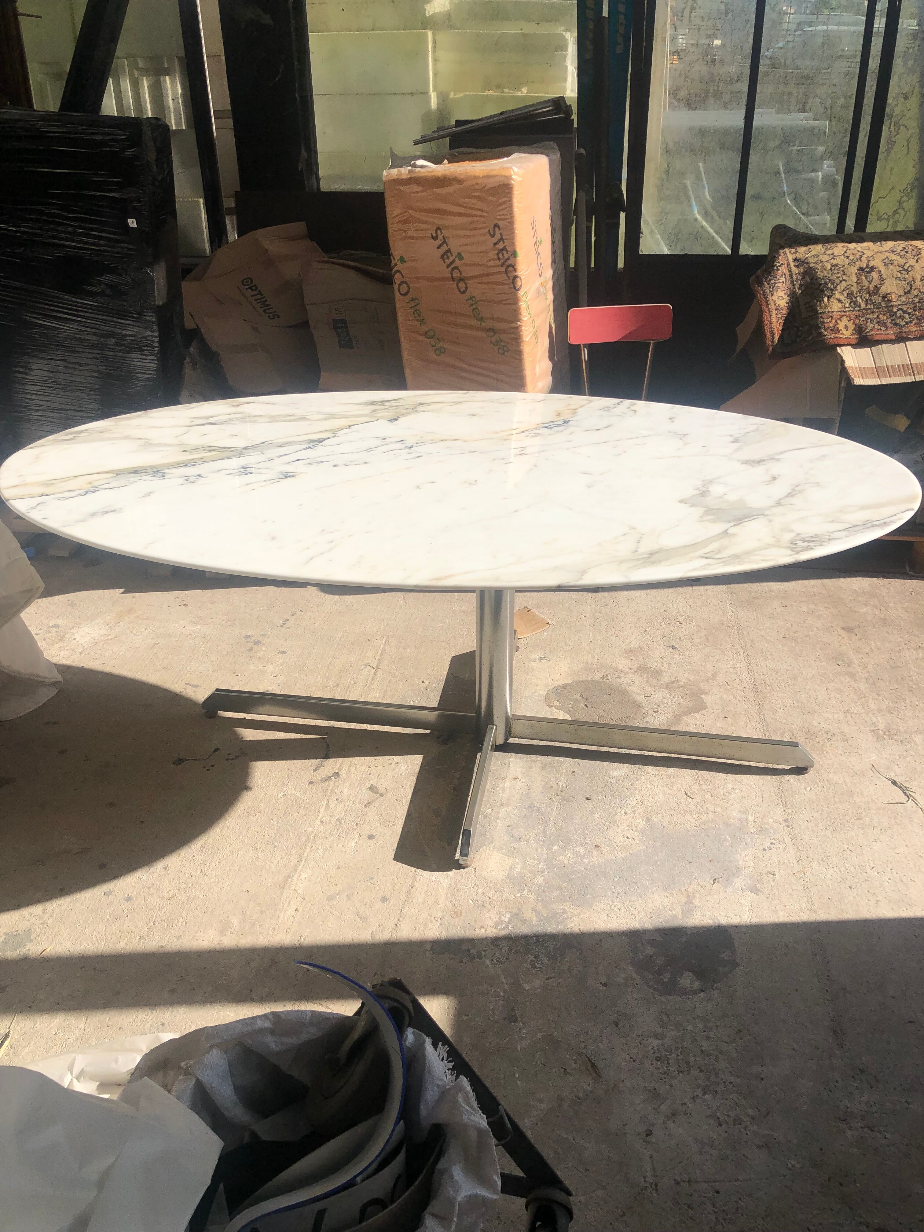 Oval marble table  1970