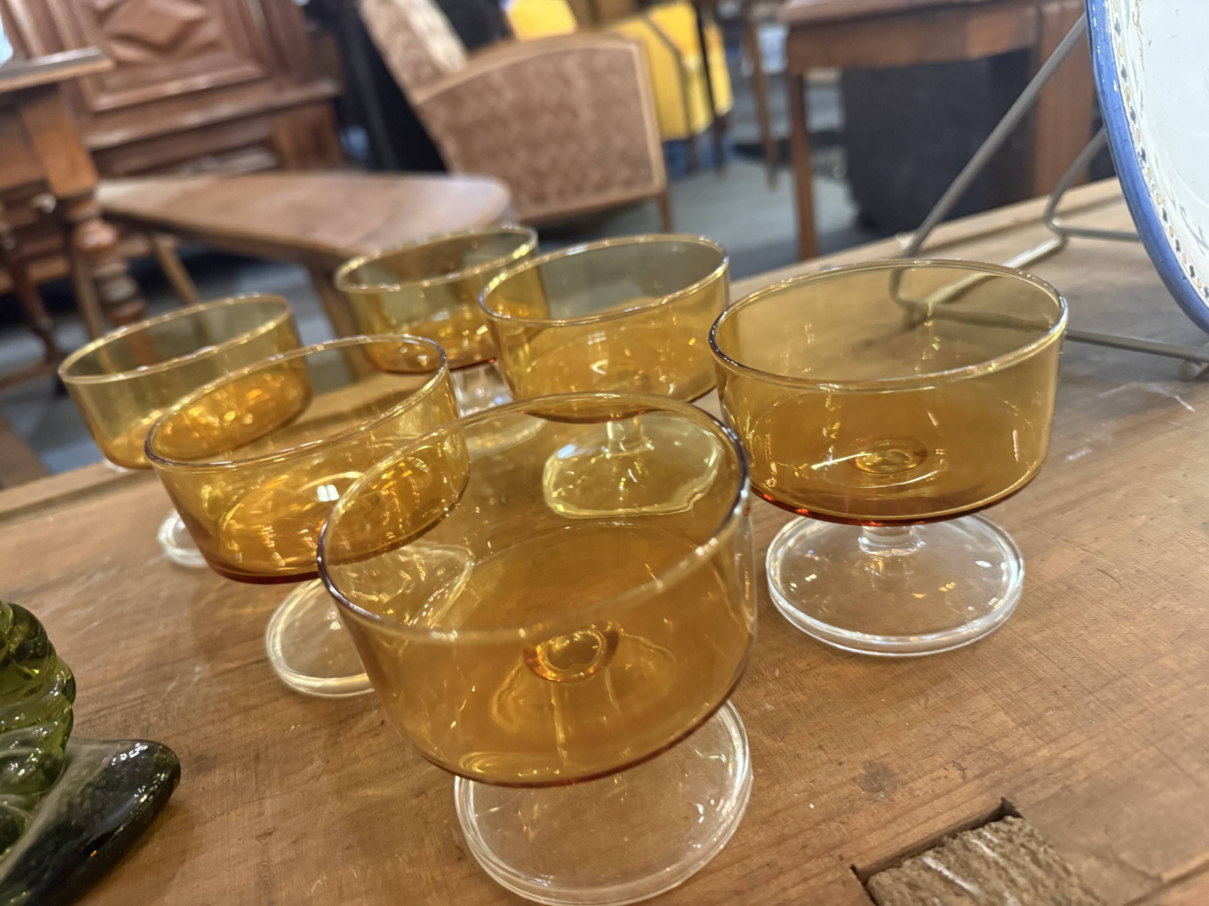 Set of 6 vintage amber ice cream/champagne glasses - 1970s