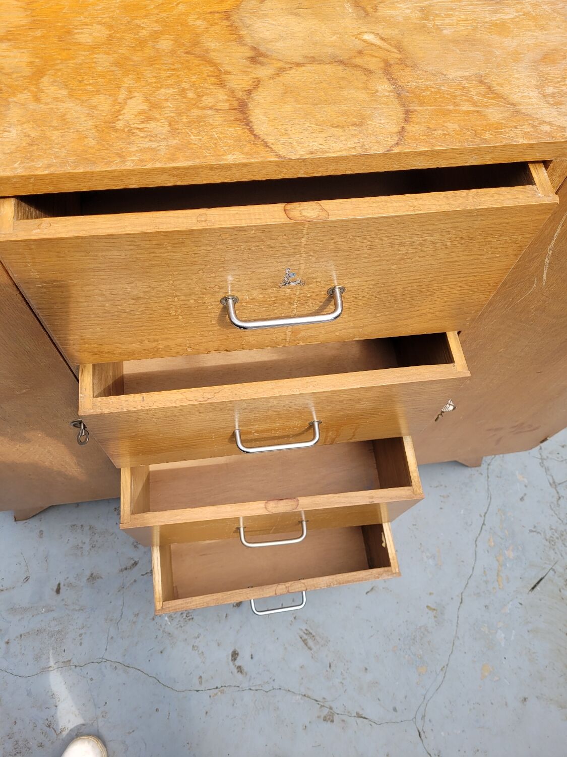 Commode années 60 à rénover