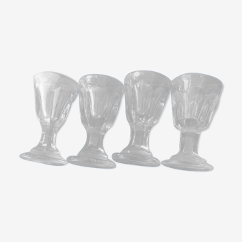 Lot de 4 petit verre sur pied à facettes époque XVIII ème siècle