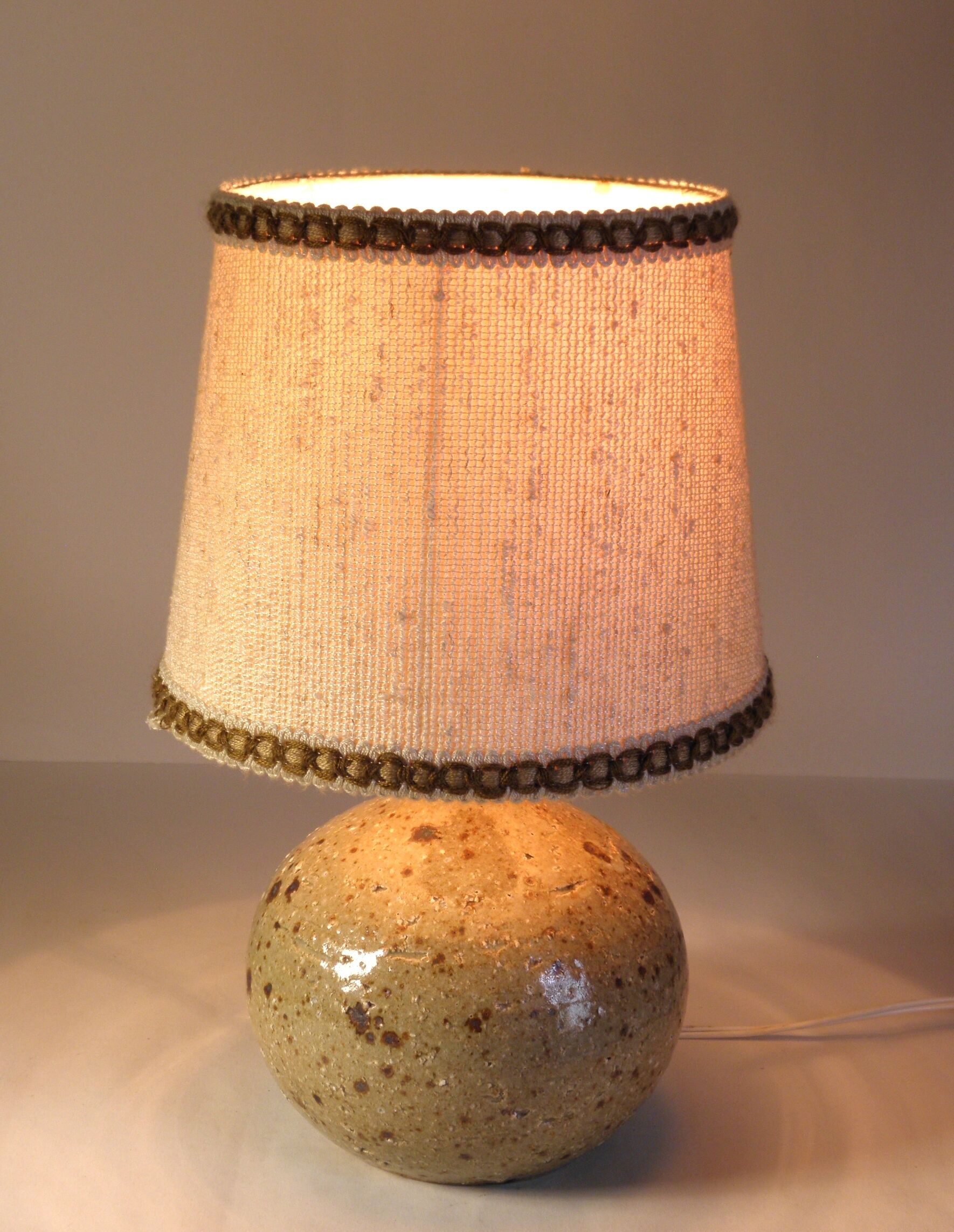 Lampe en grès et tissu  1970