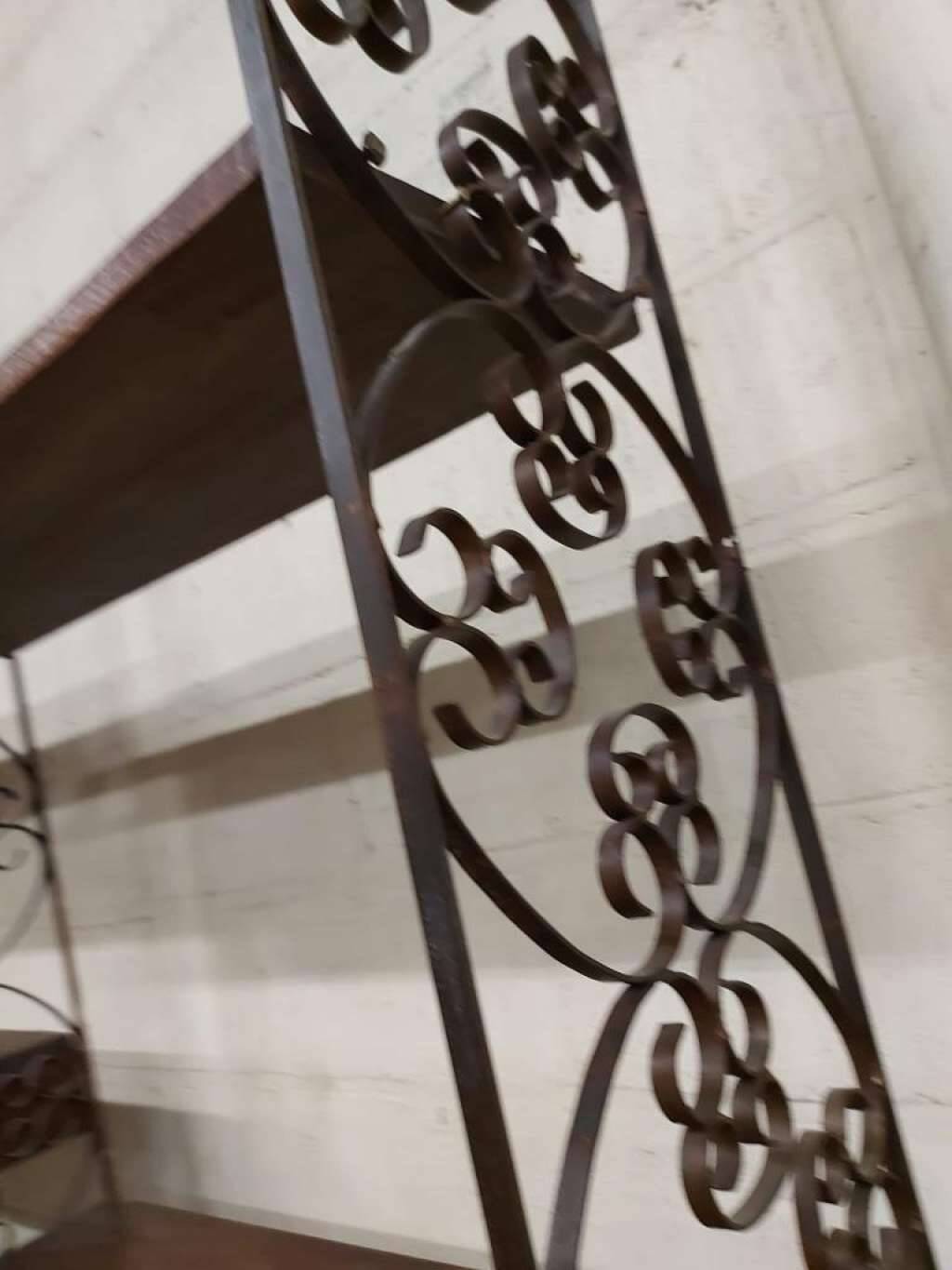 Vintage wall system: spanish brutalist style