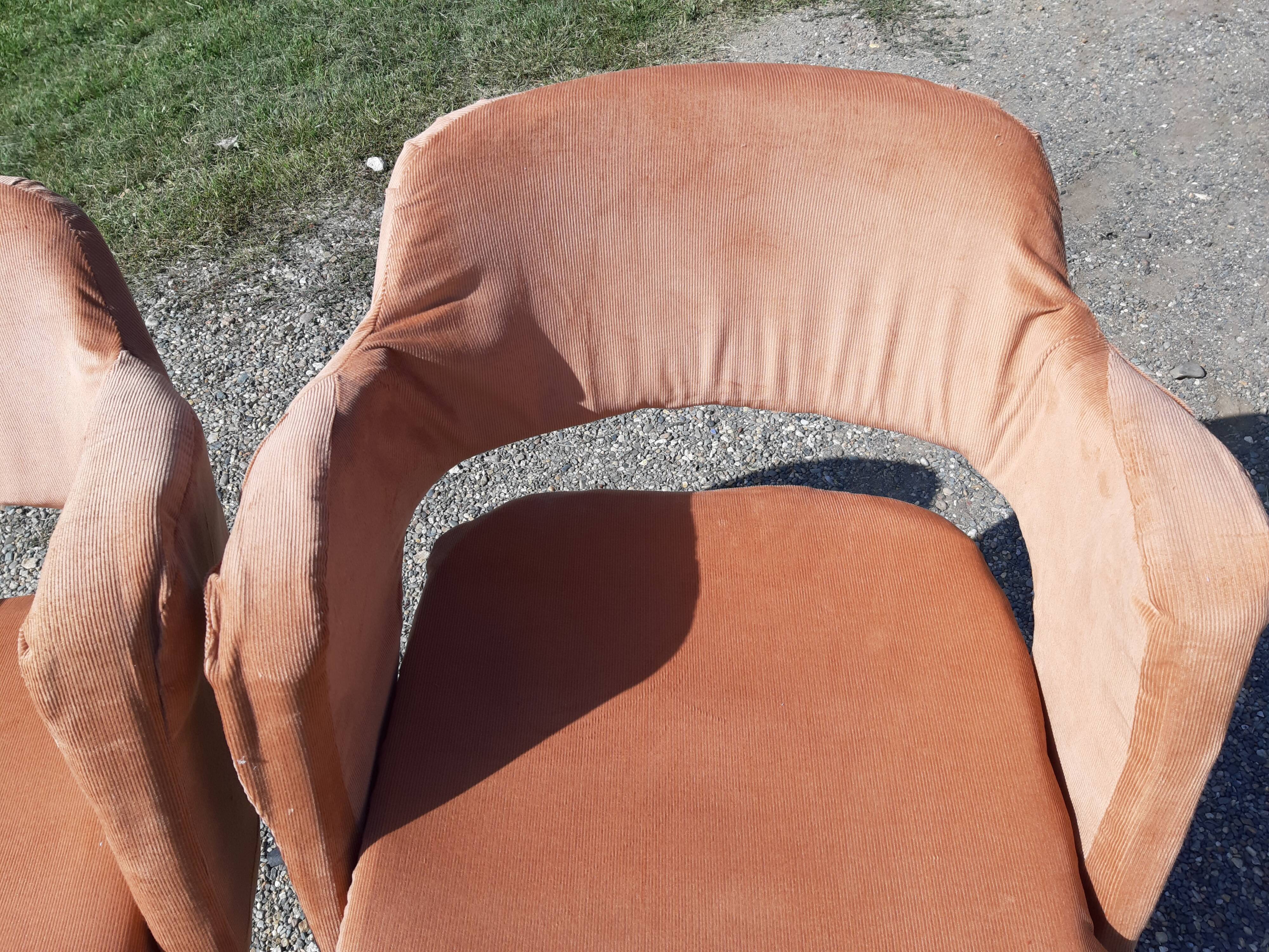 Pair of vintage armchairs of the 70s chrome and salmon fabrics