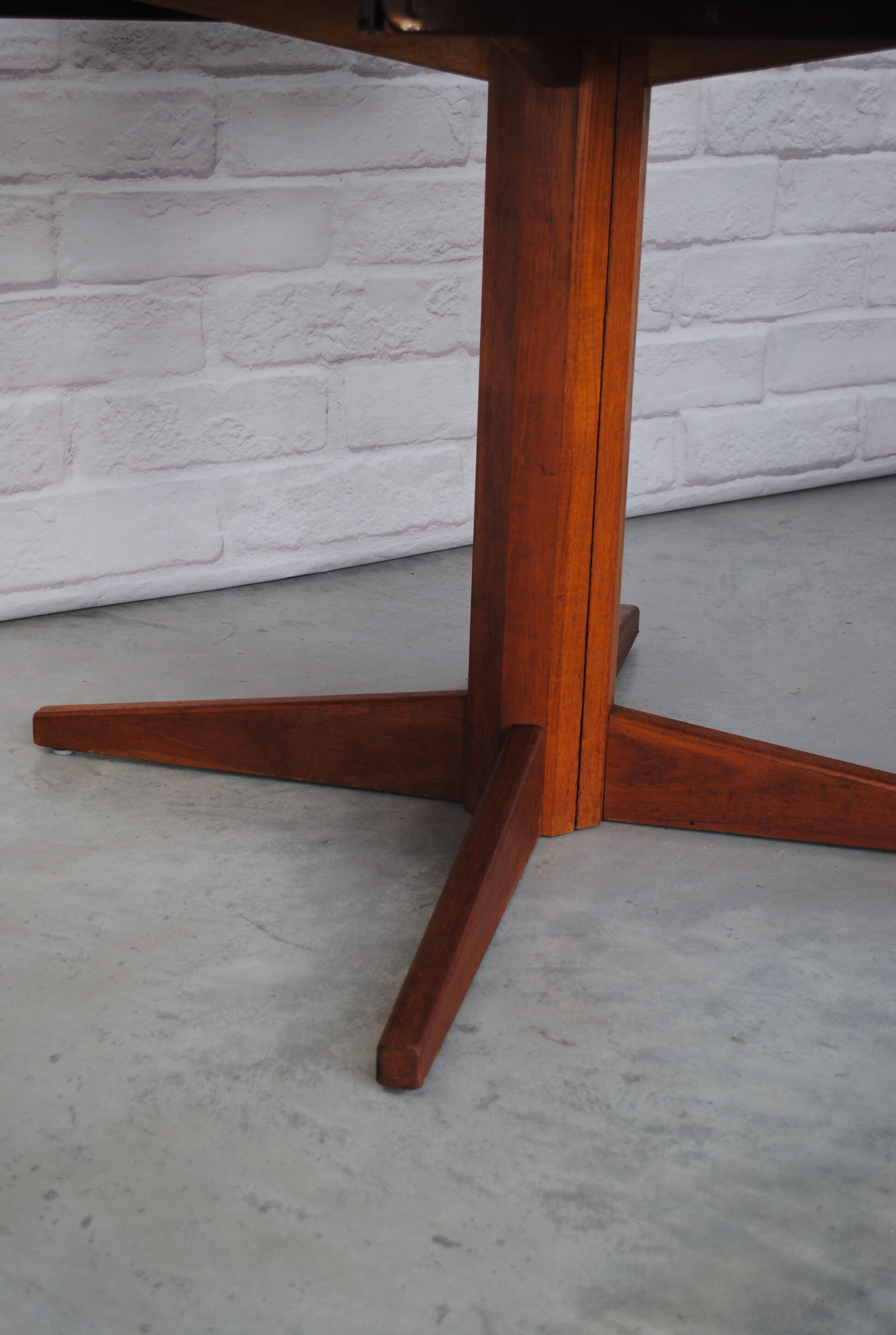 Table to eat expandable in teck