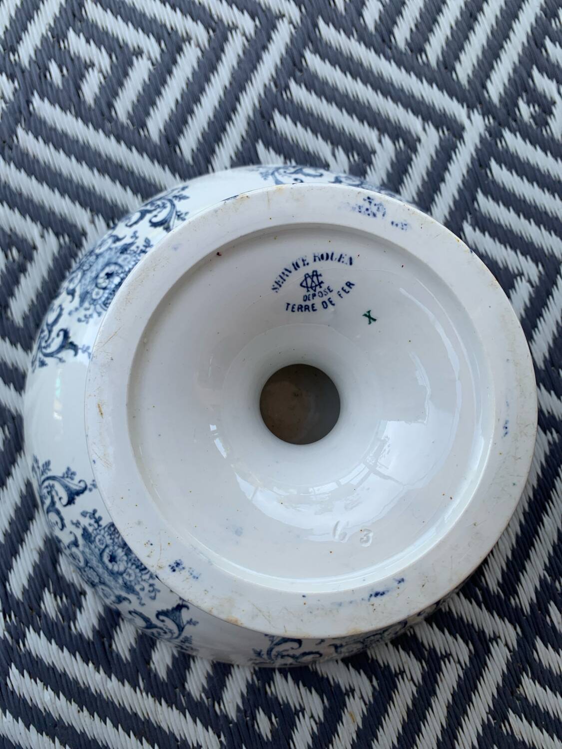 Iron earth fruit bowl