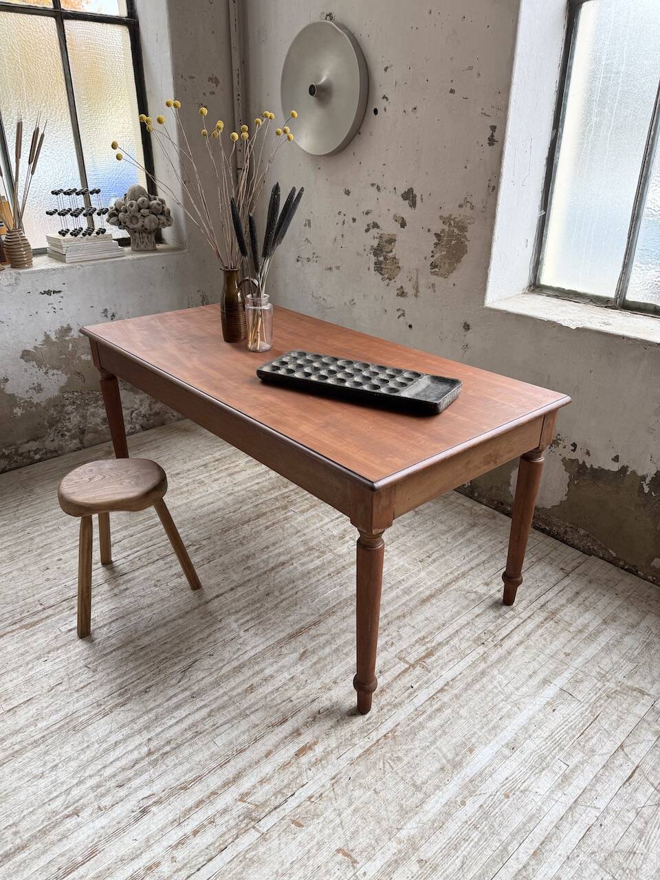 Turned leg cherry table 160cm