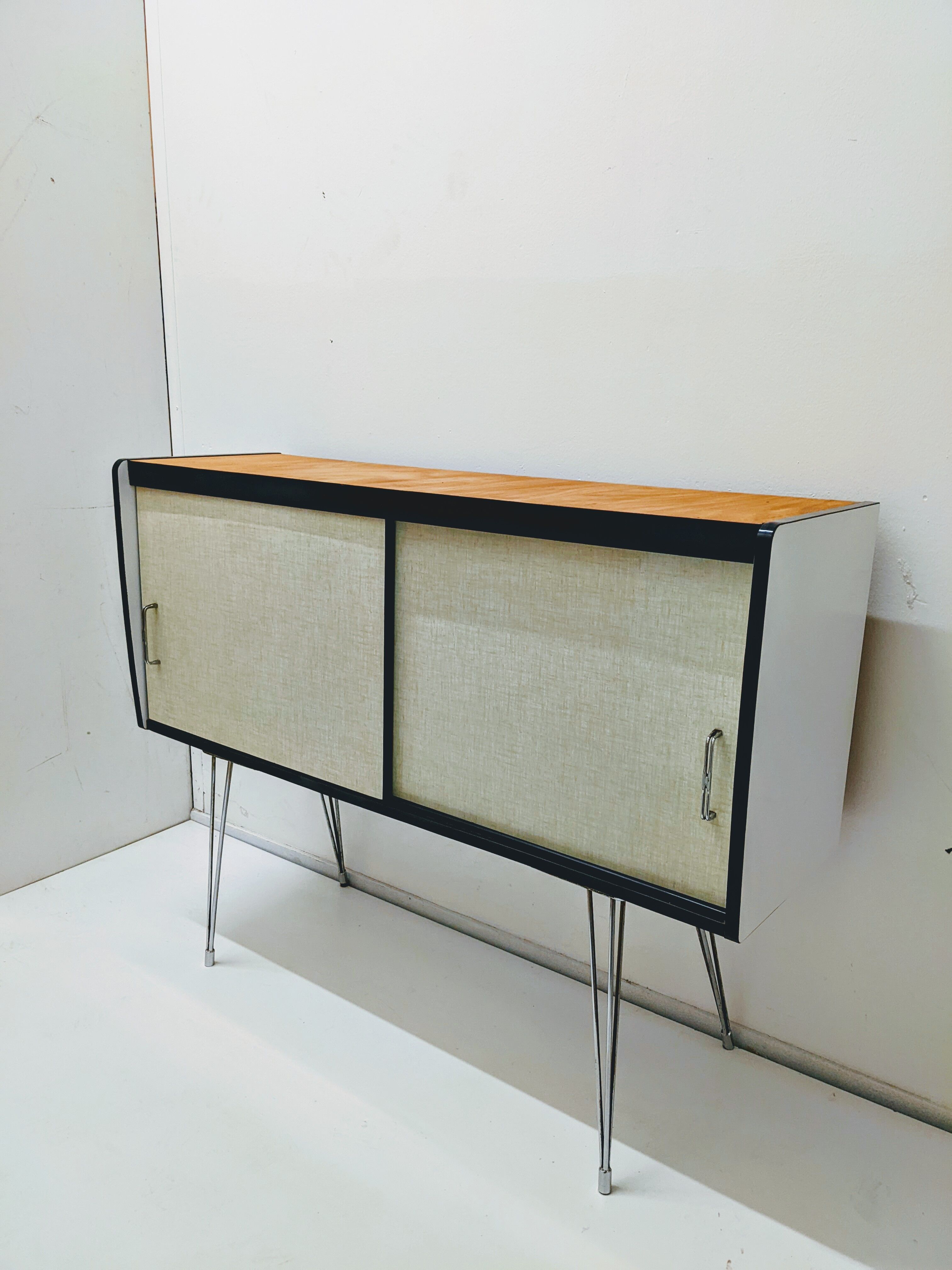 Vintage enfilade in formica / Eiffel feet / sideboard storage cabinet