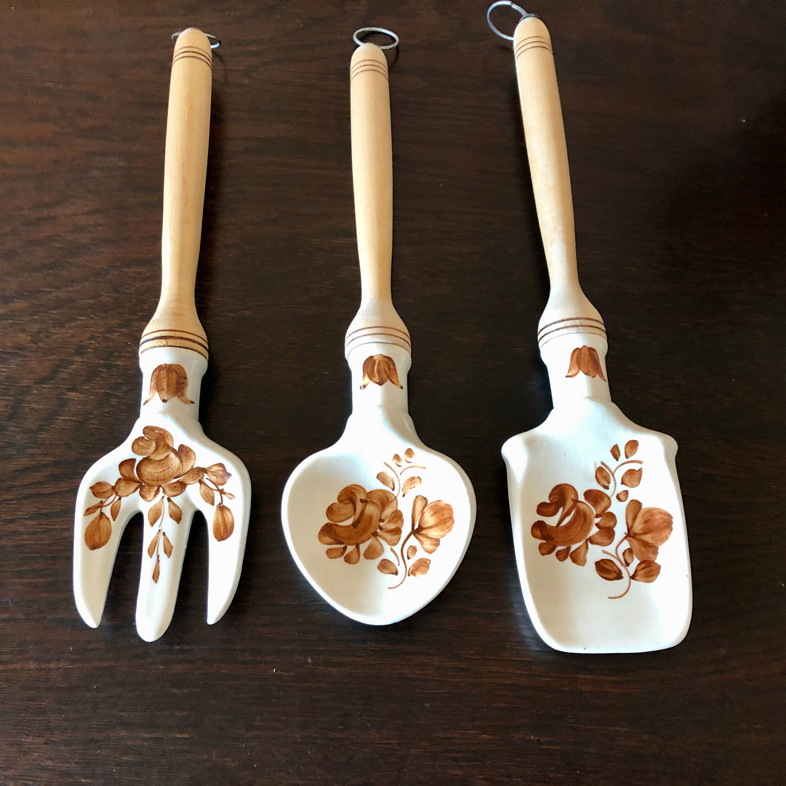 Lot de 3 ustensiles de cuisine artisanal décoratif faïence de Wloclawek Pologne