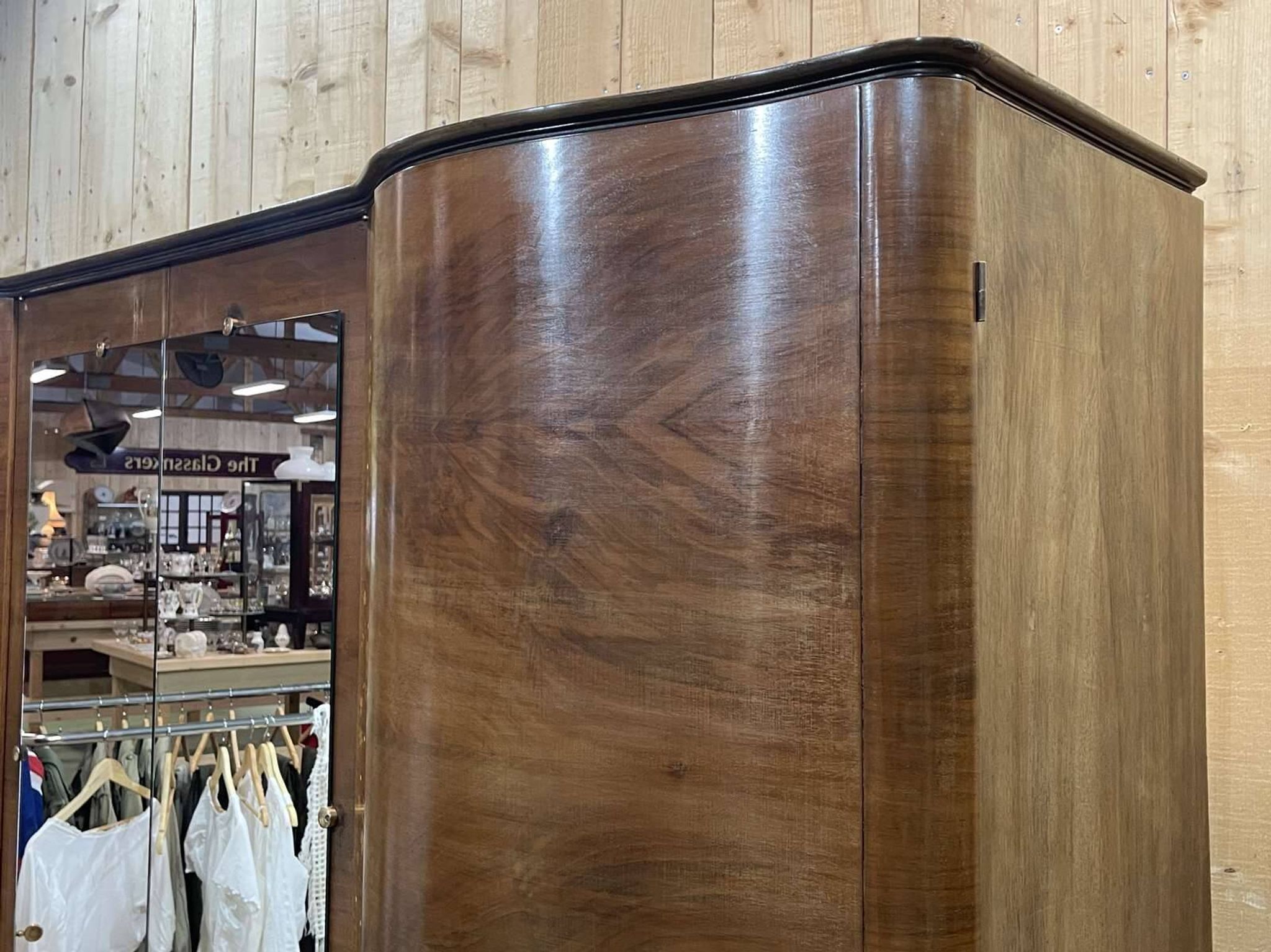 Art Deco bedroom wardrobe in walnut burl, made in the 1940s