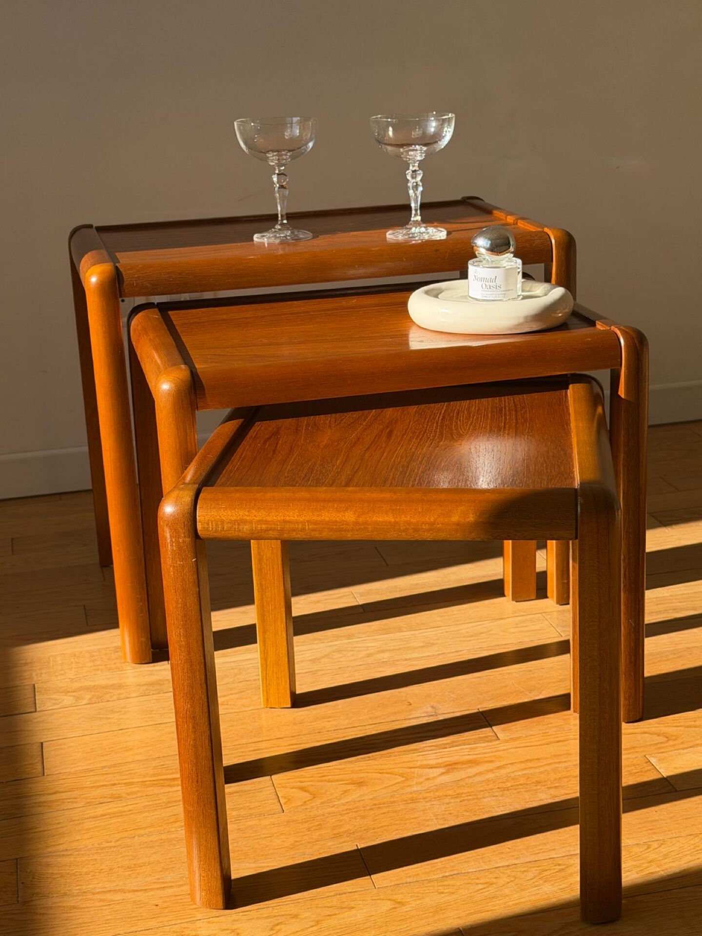 Lot table gigogne en bois vintage