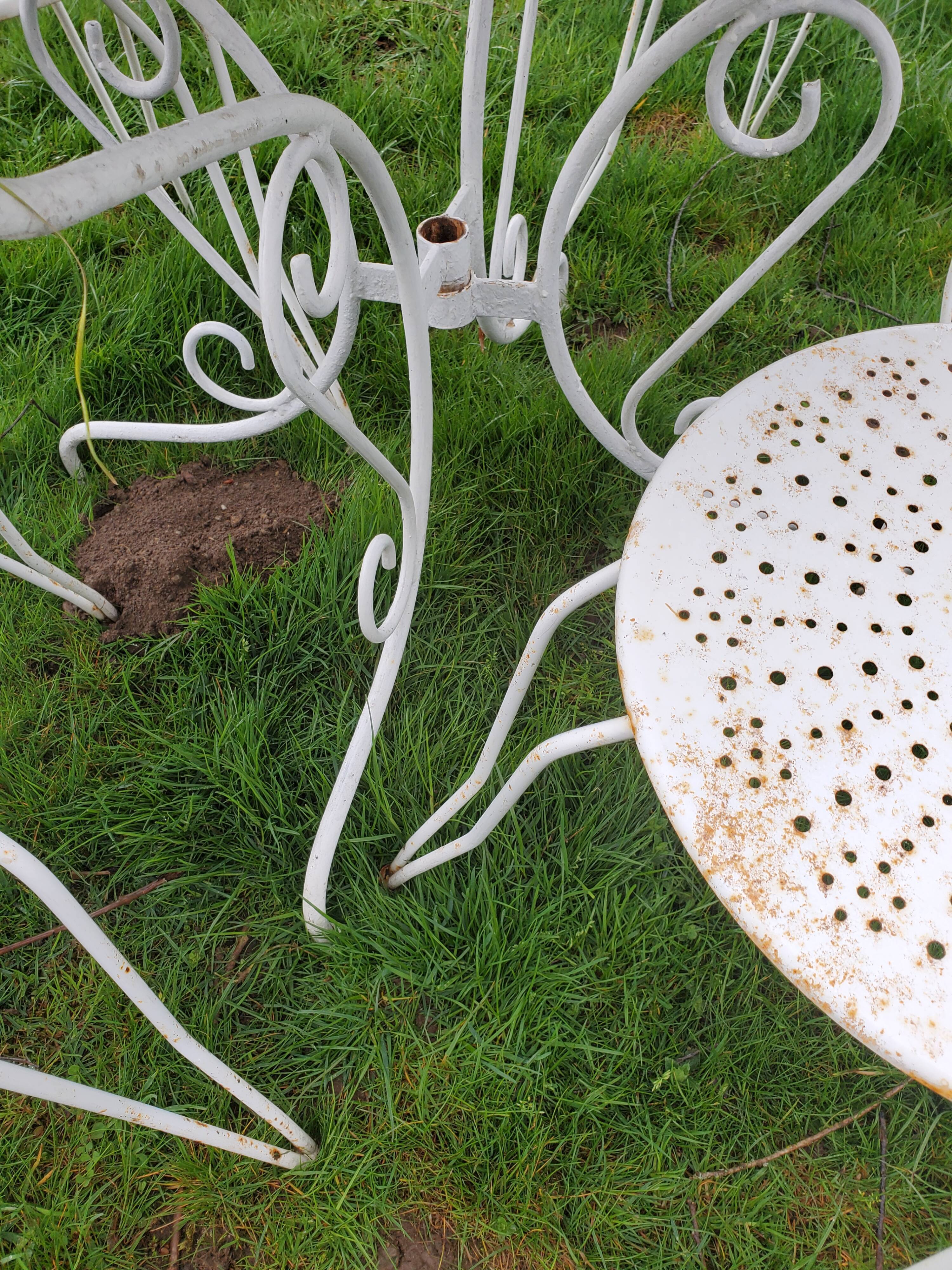 Garden furniture 1 table 4 chairs