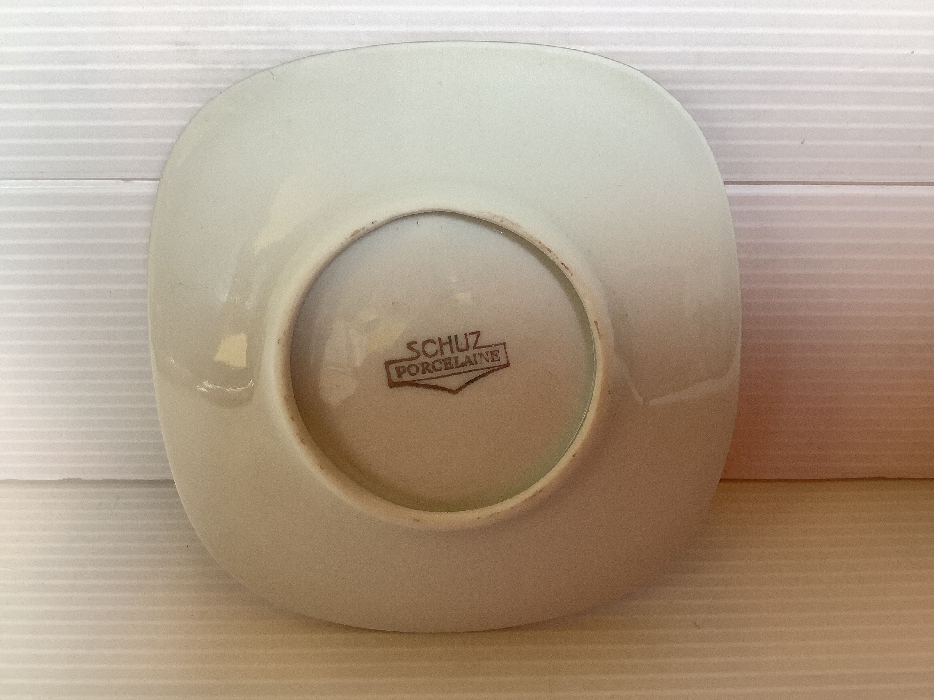 Vacuum pocket cup plane caravel air inter