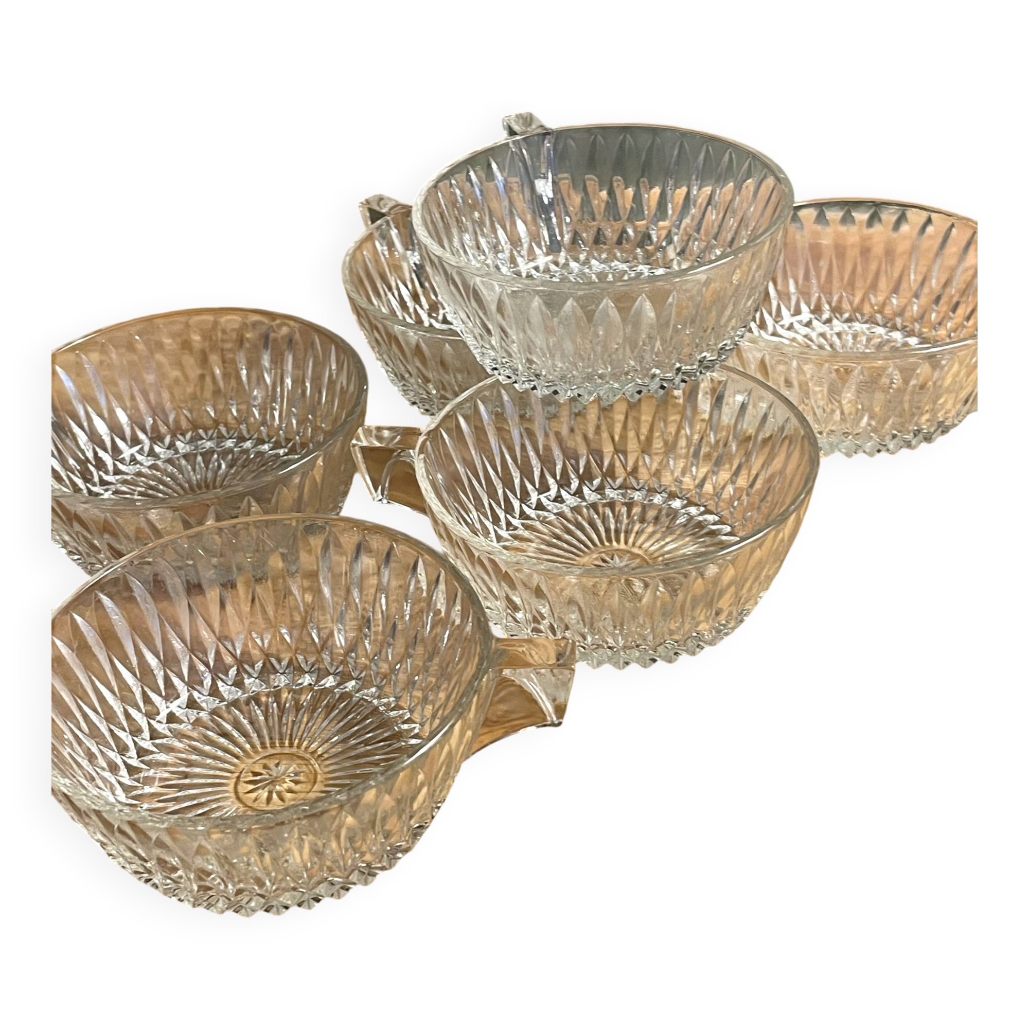 6 tasses à café en verre ciselé vintage en très bon état