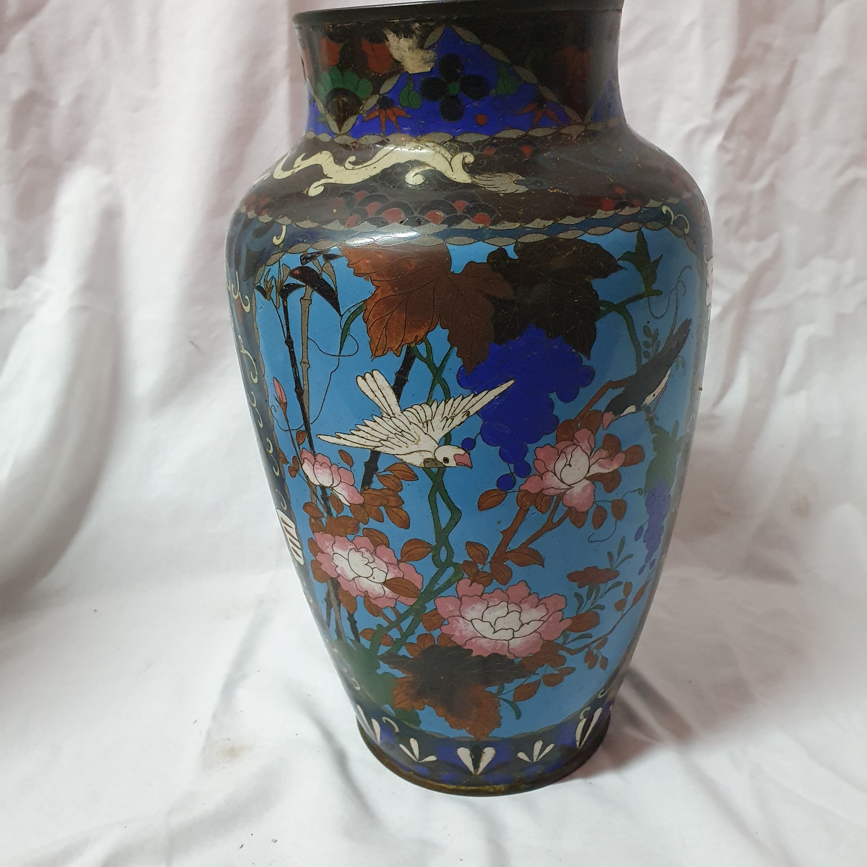 Paire de vases Chine 19ème cloisonnés
