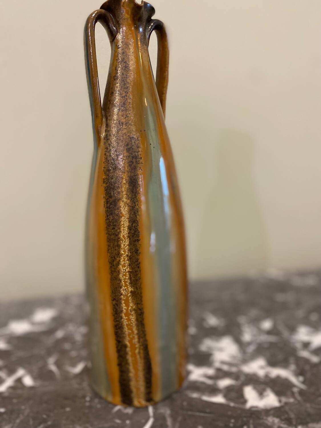 Enameled stoneware carafe