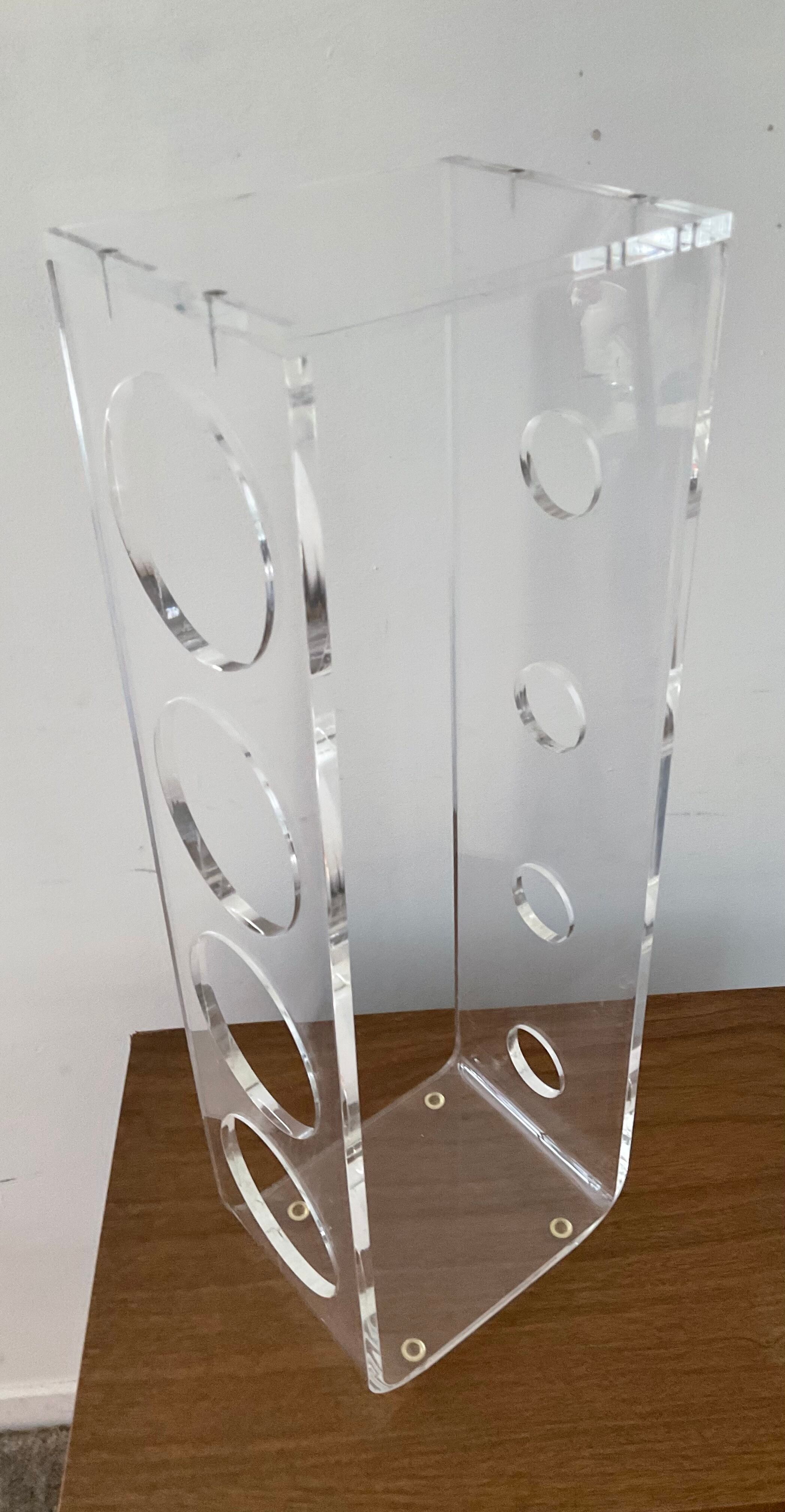 Plexiglas bottle holder