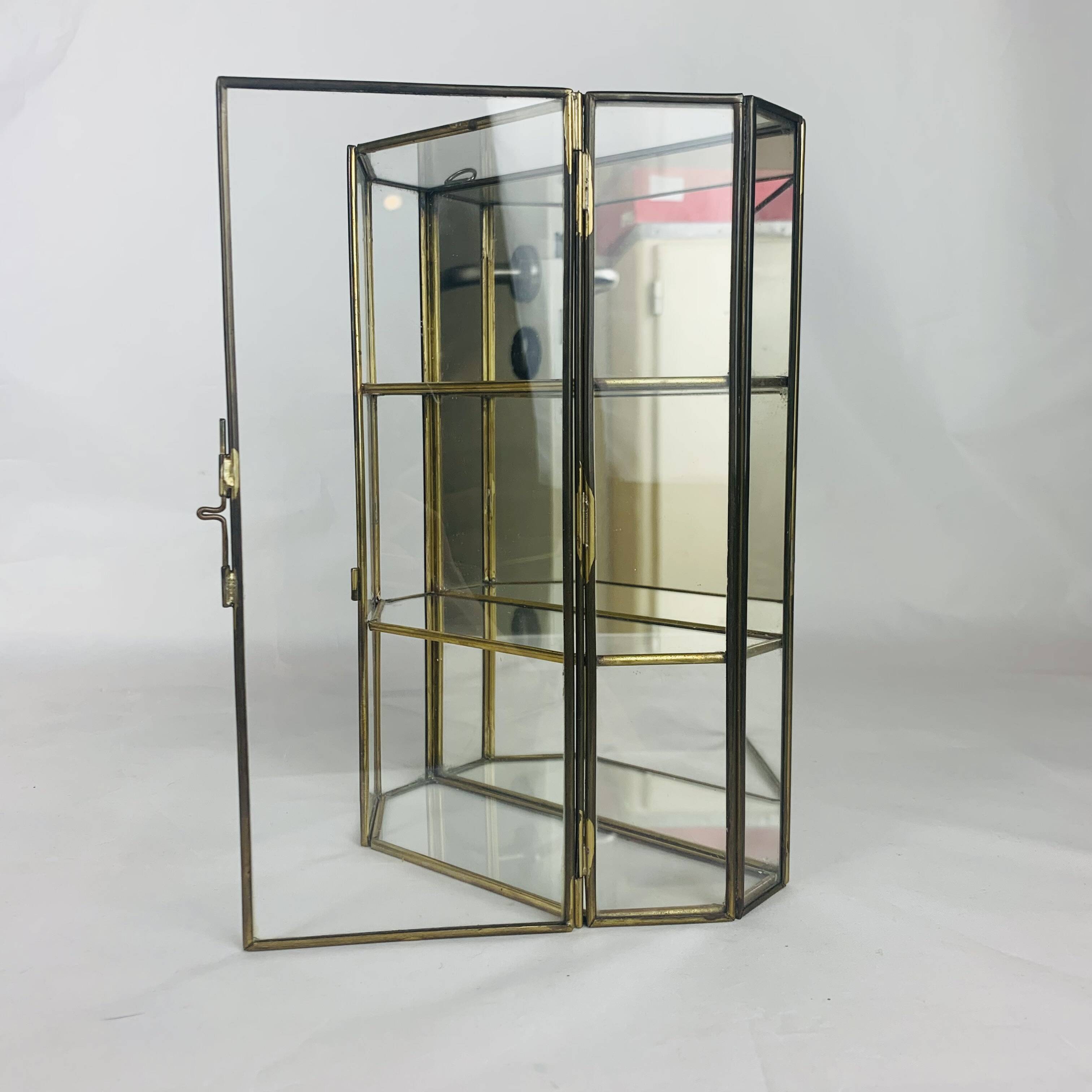 Vitrine miniature laiton verre, étagère