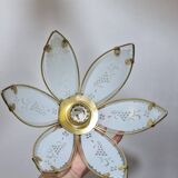 Fleur en verre cerclée de laiton