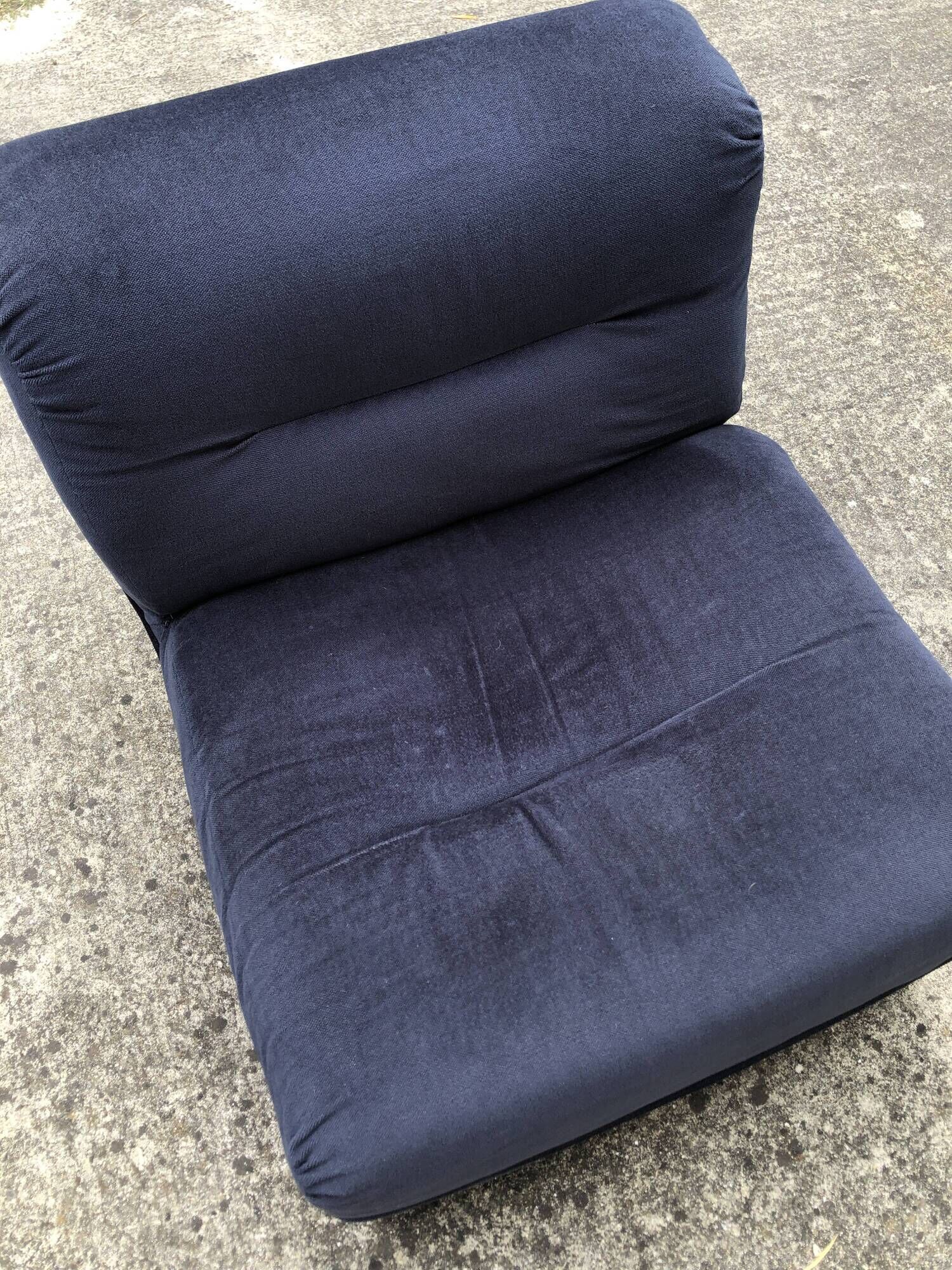 Driver / armchair and ottoman, in midnight blue velvet, 1970/1980