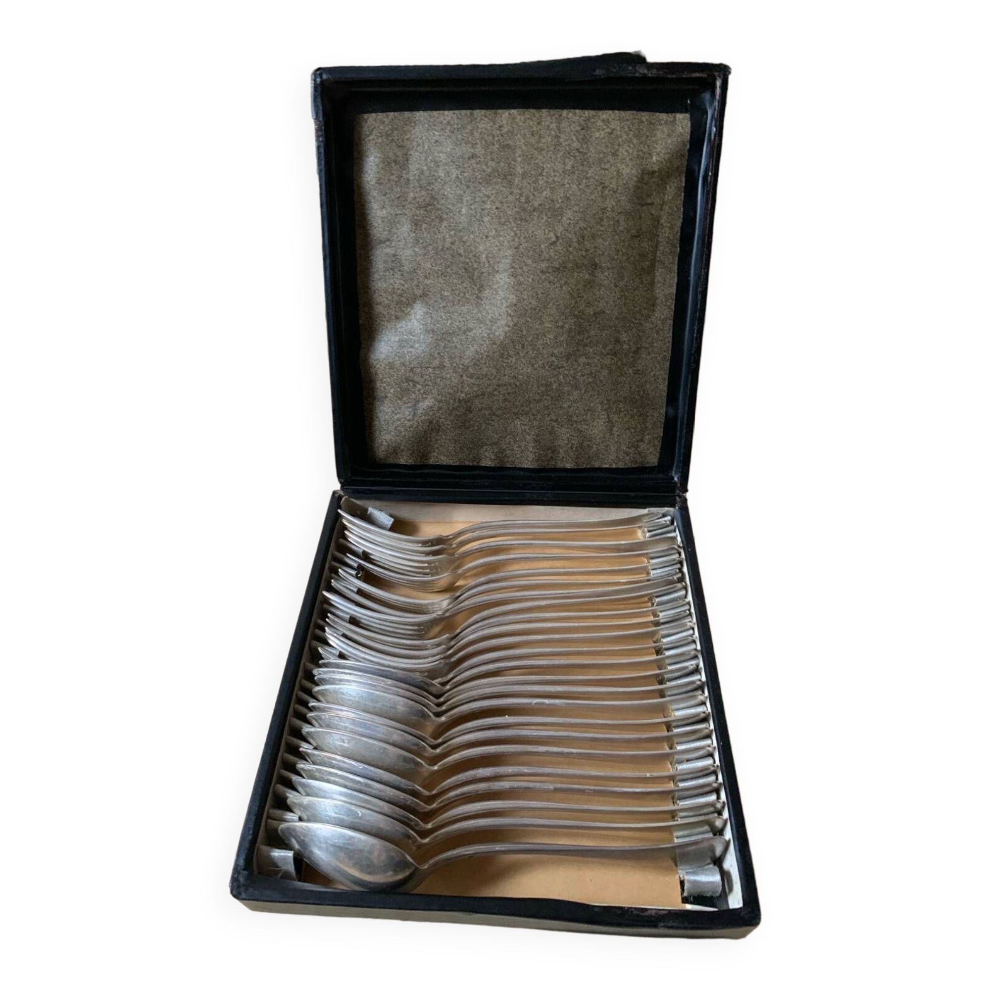 Silver cutlery set