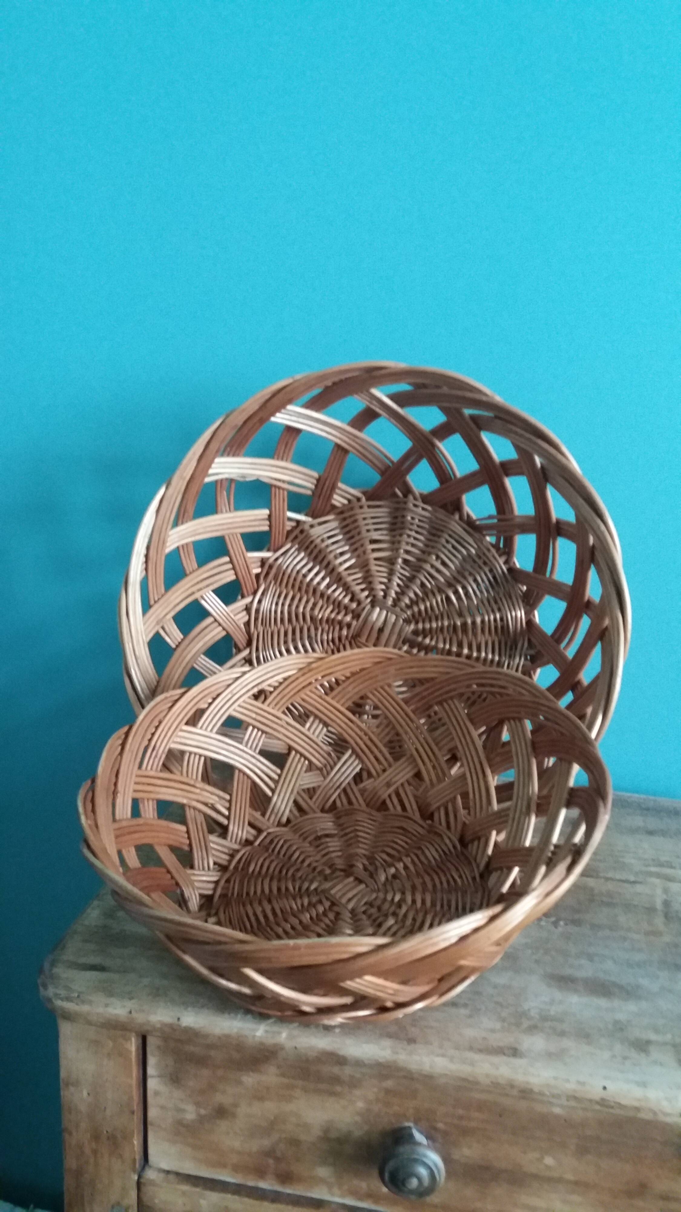 Wicker baskets, basket trays 24 and 29 cm