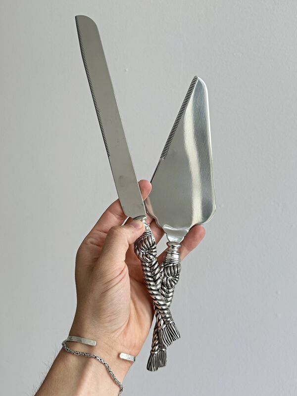 Set couteau et pelle à gâteau en métal argenté