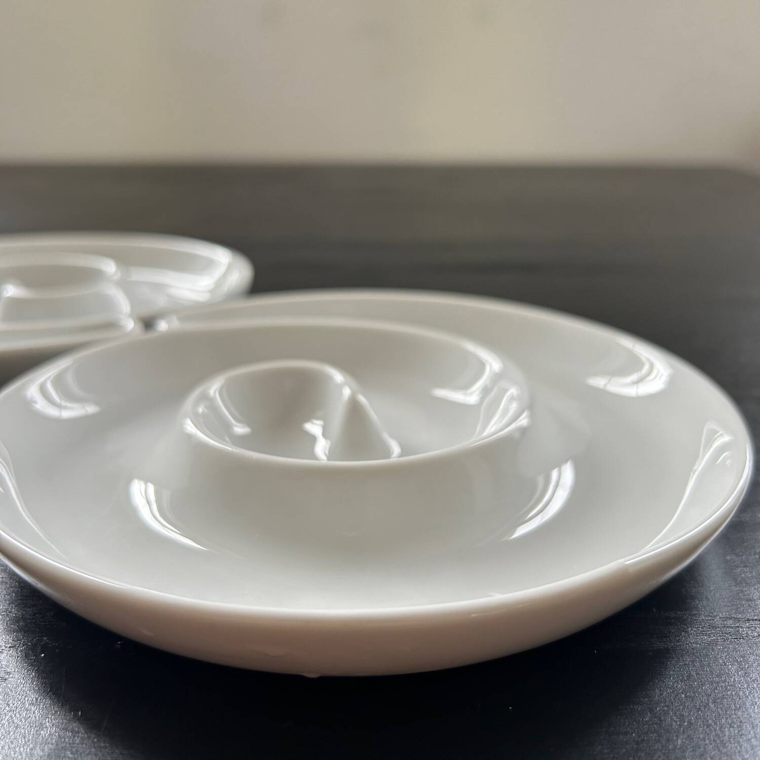 Duo of spiral dishes